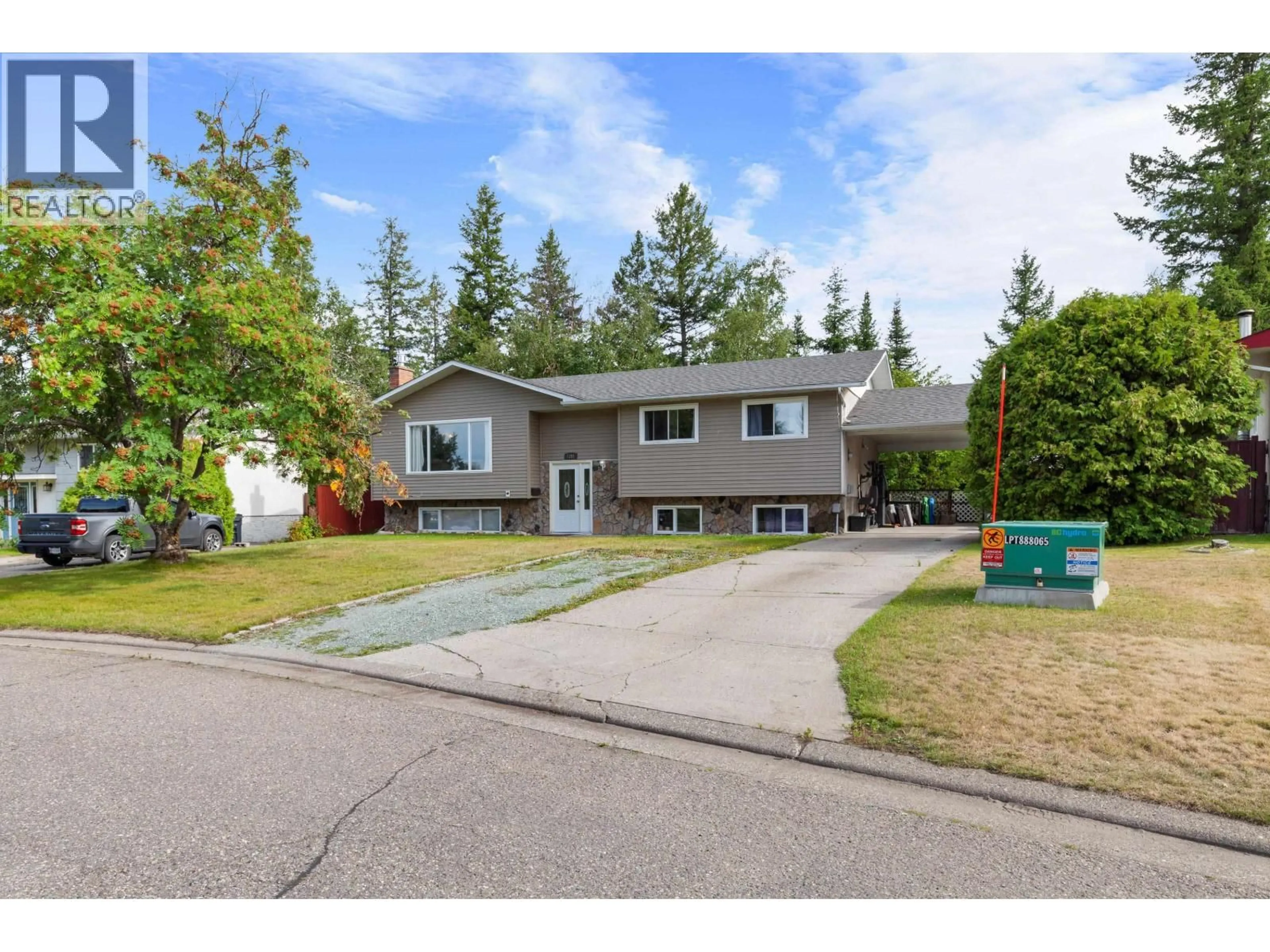 Home with vinyl exterior material, street for 7391 IMPERIAL CRESCENT, Prince George British Columbia V2N2W7