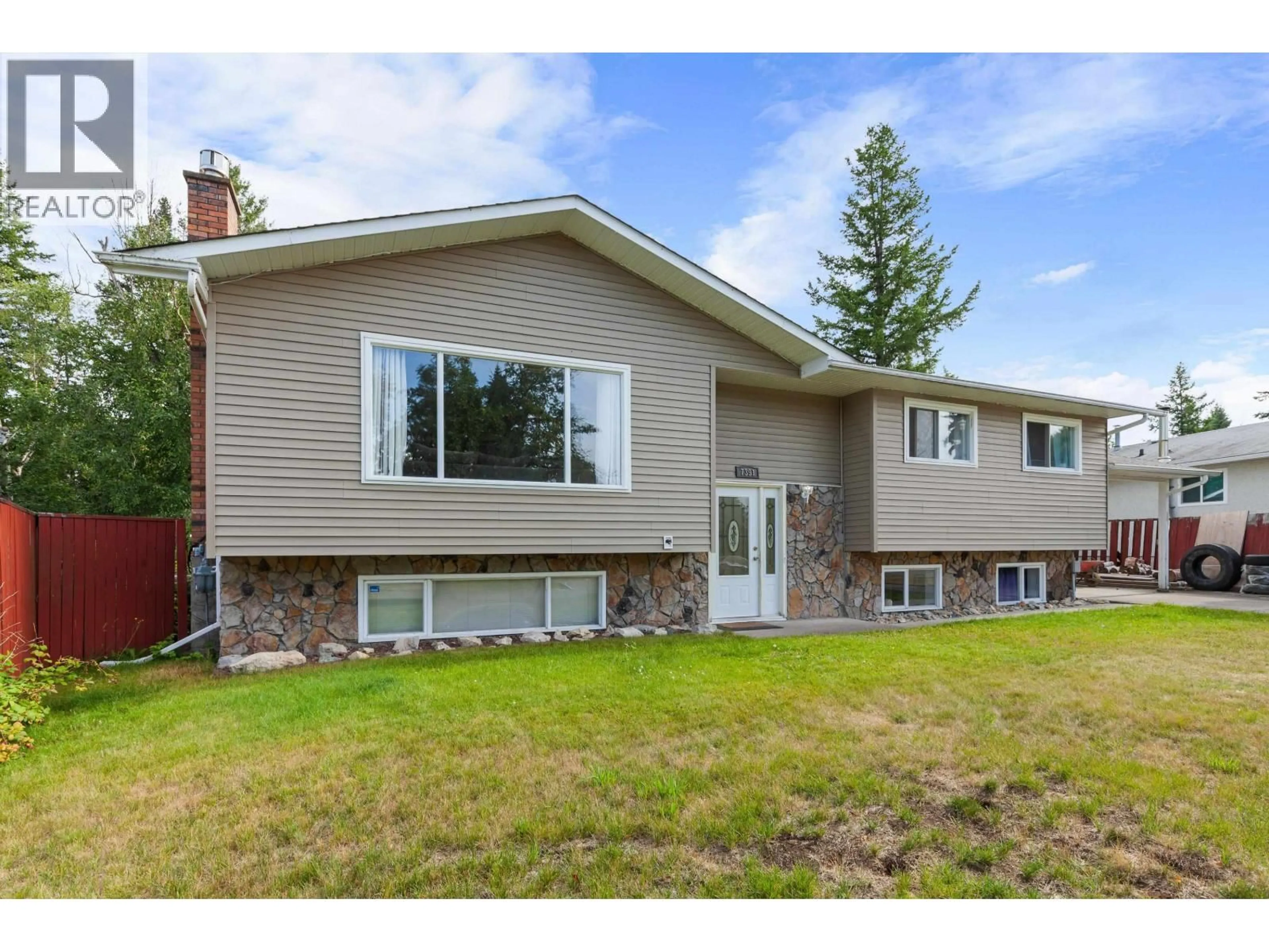 Home with vinyl exterior material, street for 7391 IMPERIAL CRESCENT, Prince George British Columbia V2N2W7
