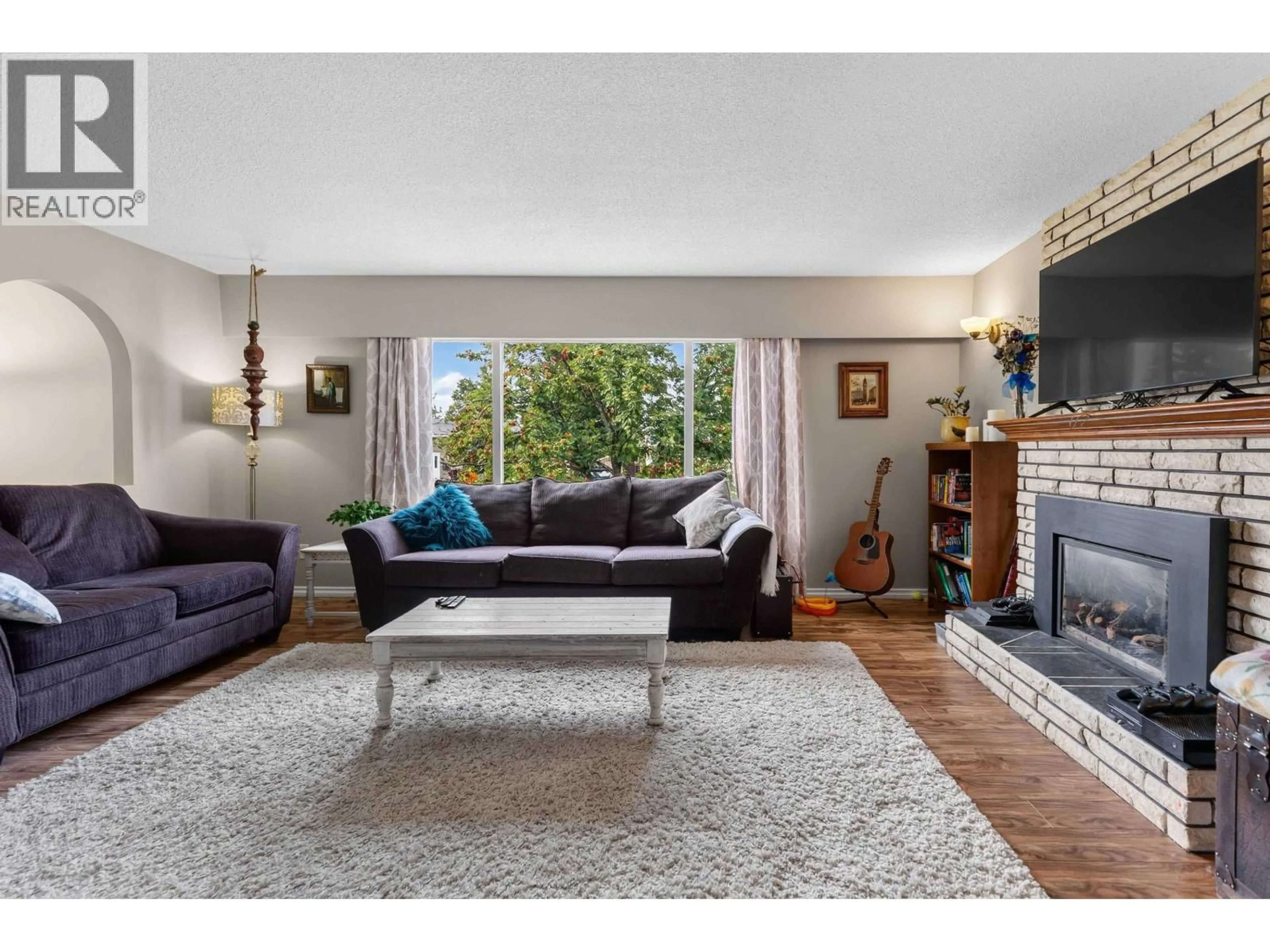 Living room with furniture, unknown for 7391 IMPERIAL CRESCENT, Prince George British Columbia V2N2W7