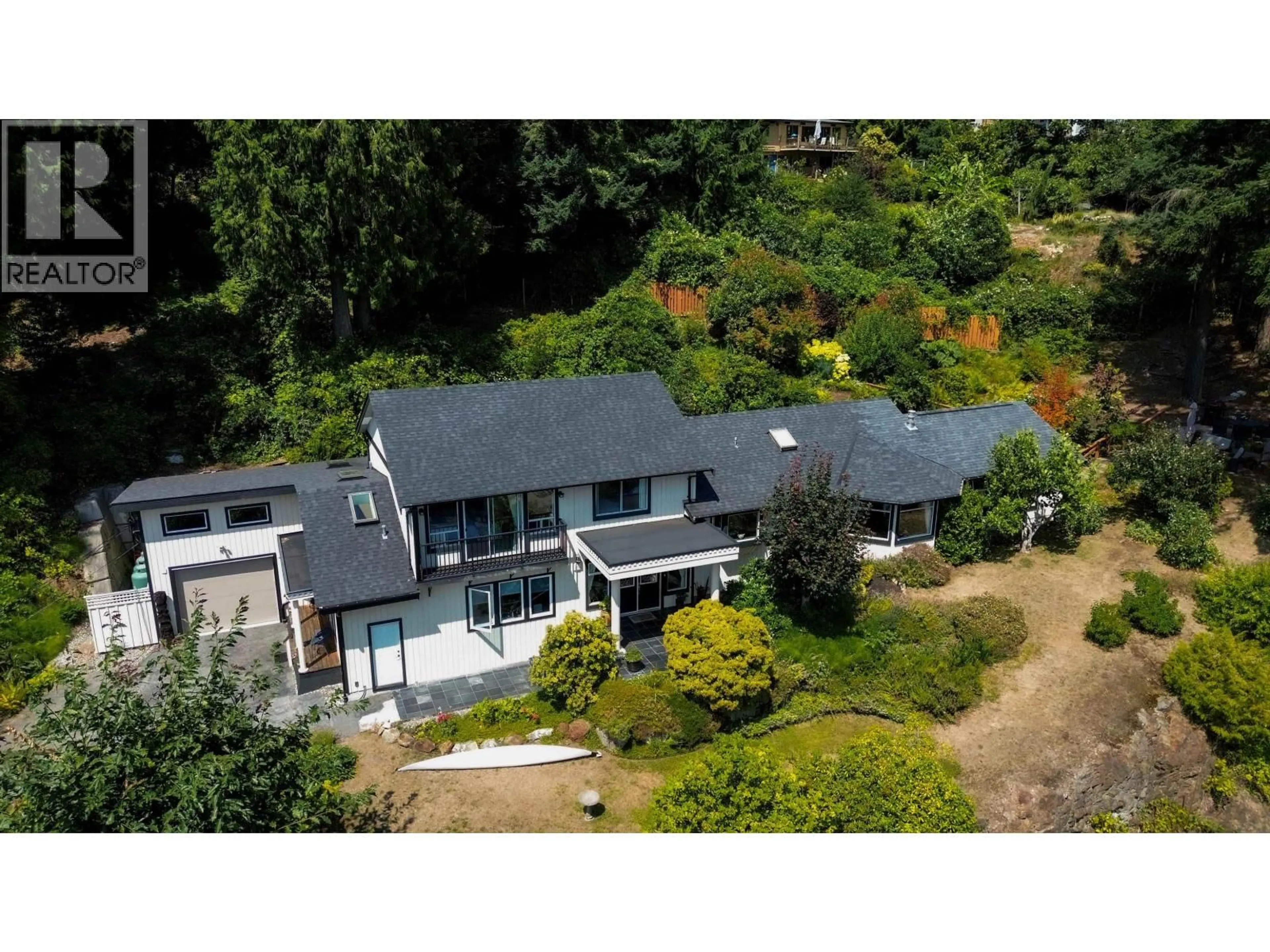 A pic from outside/outdoor area/front of a property/back of a property/a pic from drone, unknown for 806 HUMMINGBIRD LANE, Bowen Island British Columbia V0N1G1