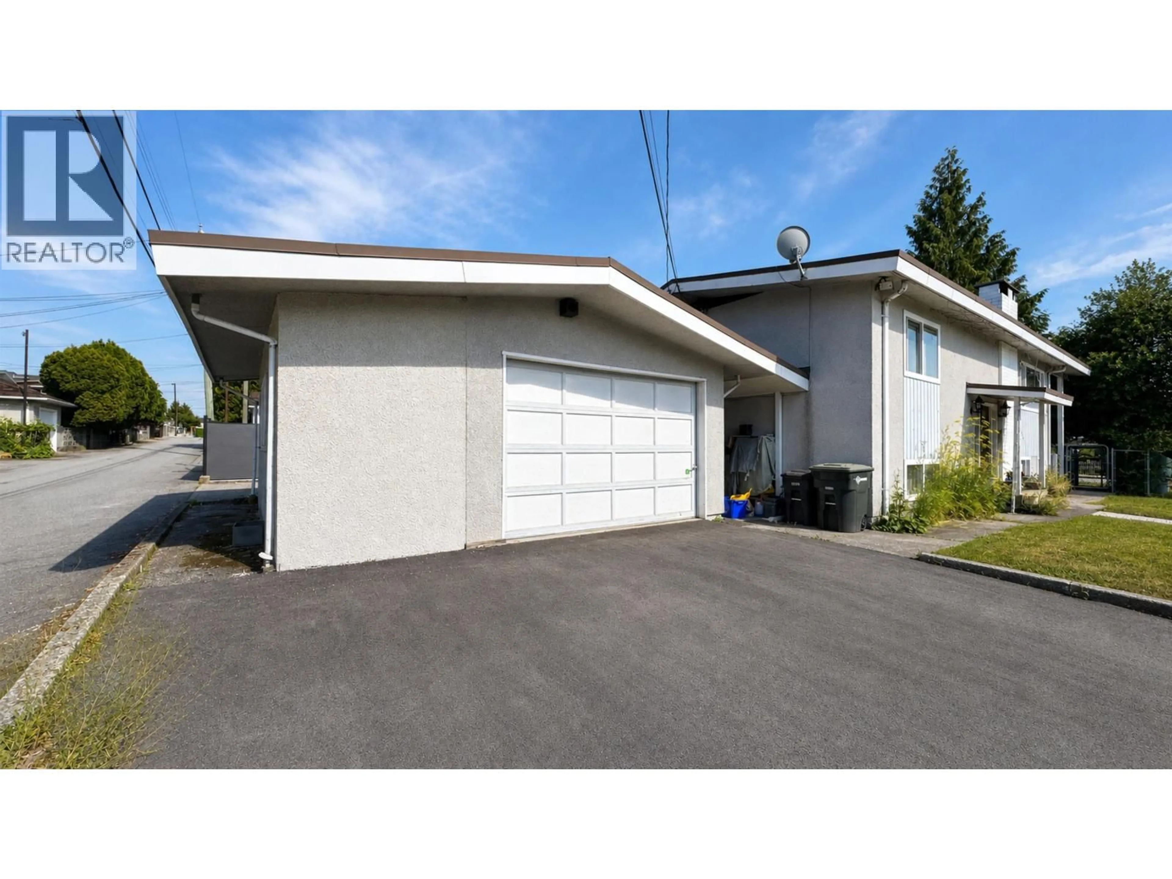 Indoor garage for 750 BETA AVENUE, Burnaby British Columbia V5C5M5
