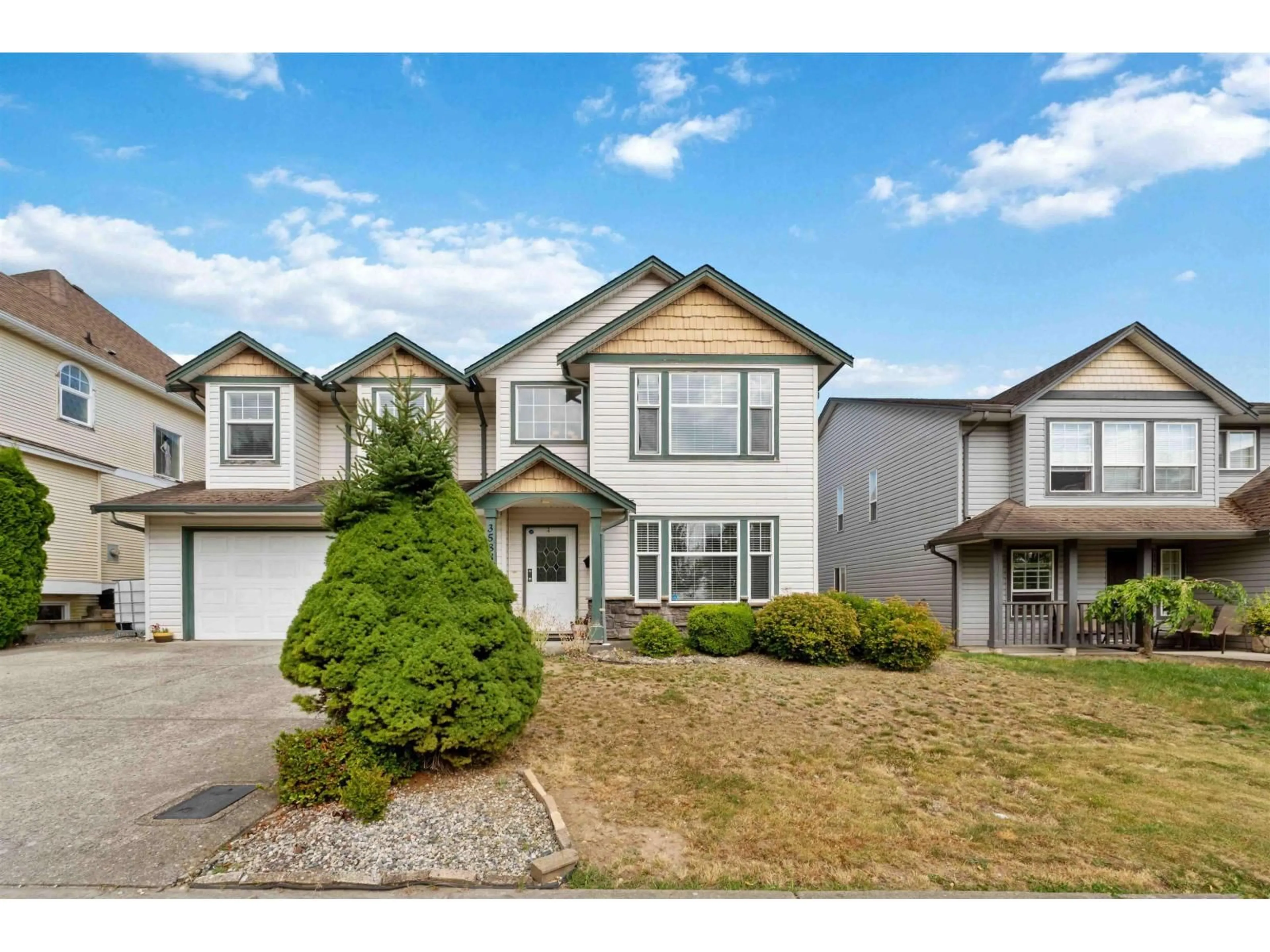 Home with vinyl exterior material, street for 3588 CRESTVIEW AVENUE, Abbotsford British Columbia V2T6V2