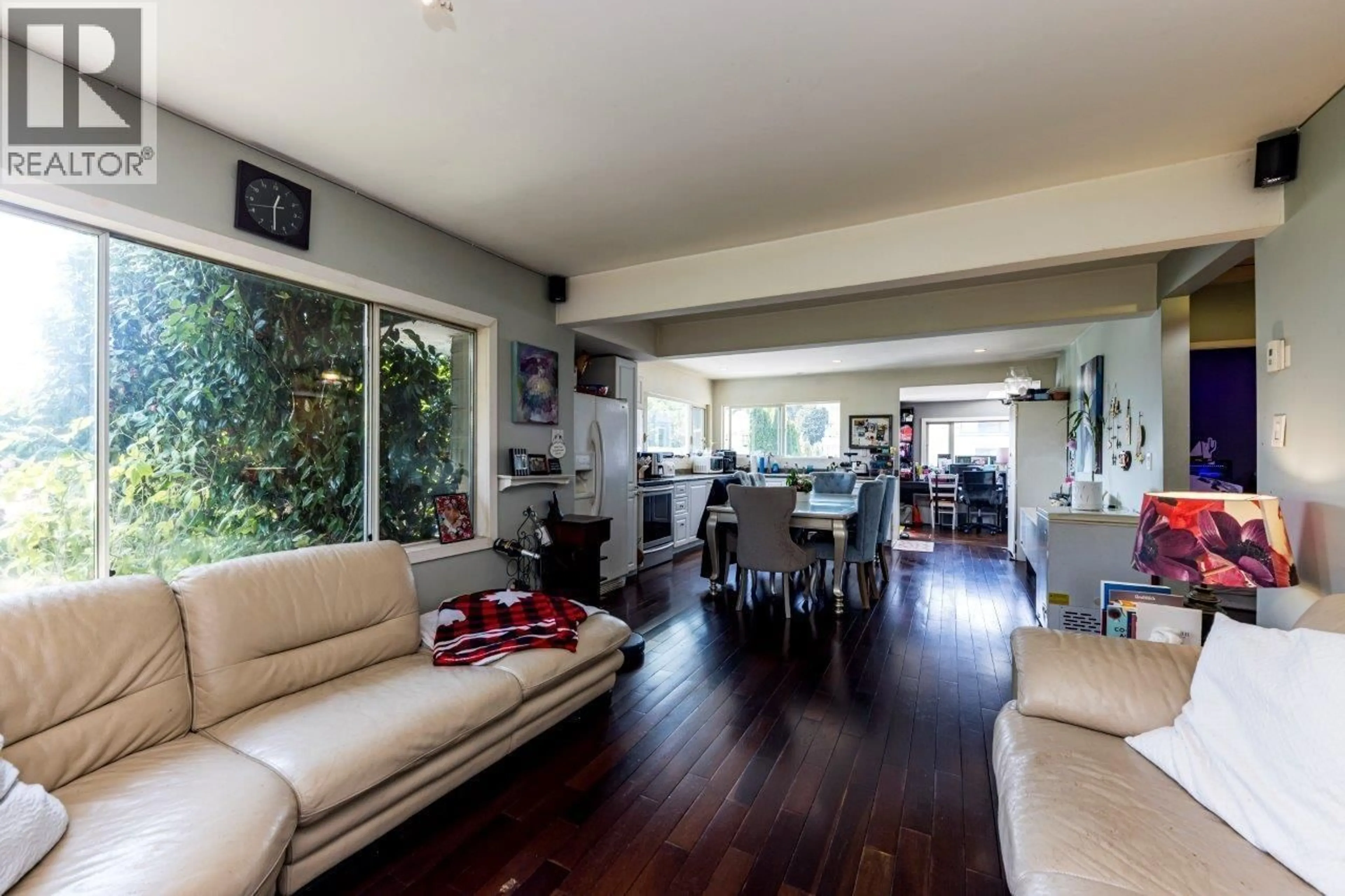 Living room with furniture, unknown for 1737 LARSON ROAD, North Vancouver British Columbia V7M2Z4