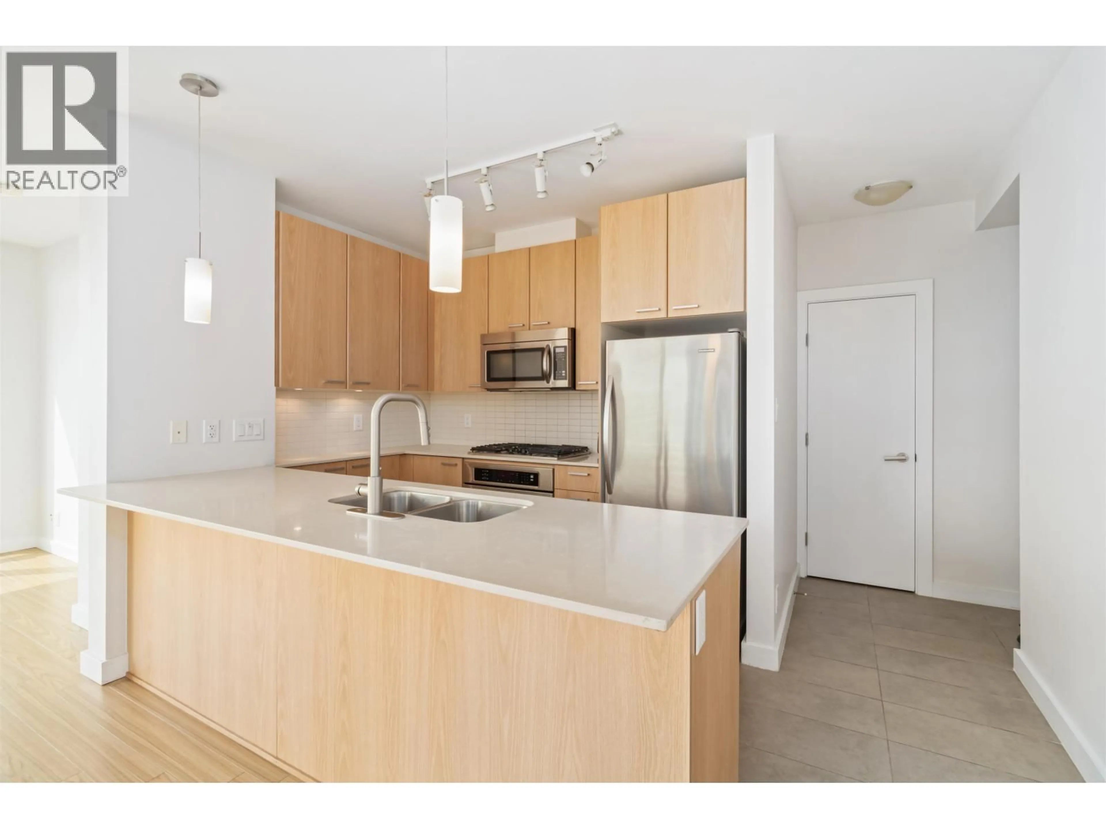 Standard kitchen, unknown for 1205 - 2955 ATLANTIC AVENUE, Coquitlam British Columbia V3B0H9