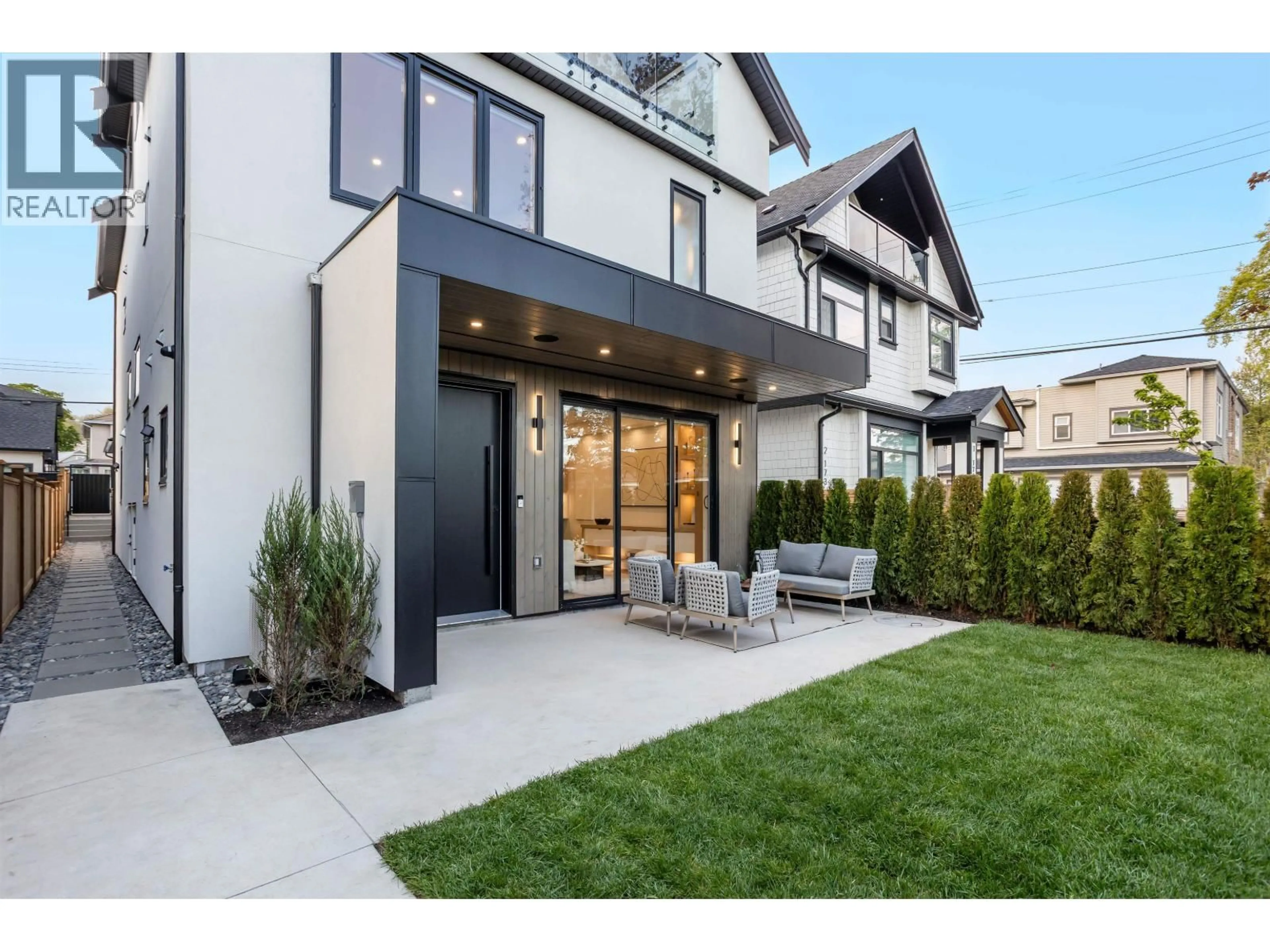 Home with brick exterior material, street for 1 - 165 45TH AVENUE, Vancouver British Columbia V5W1W8