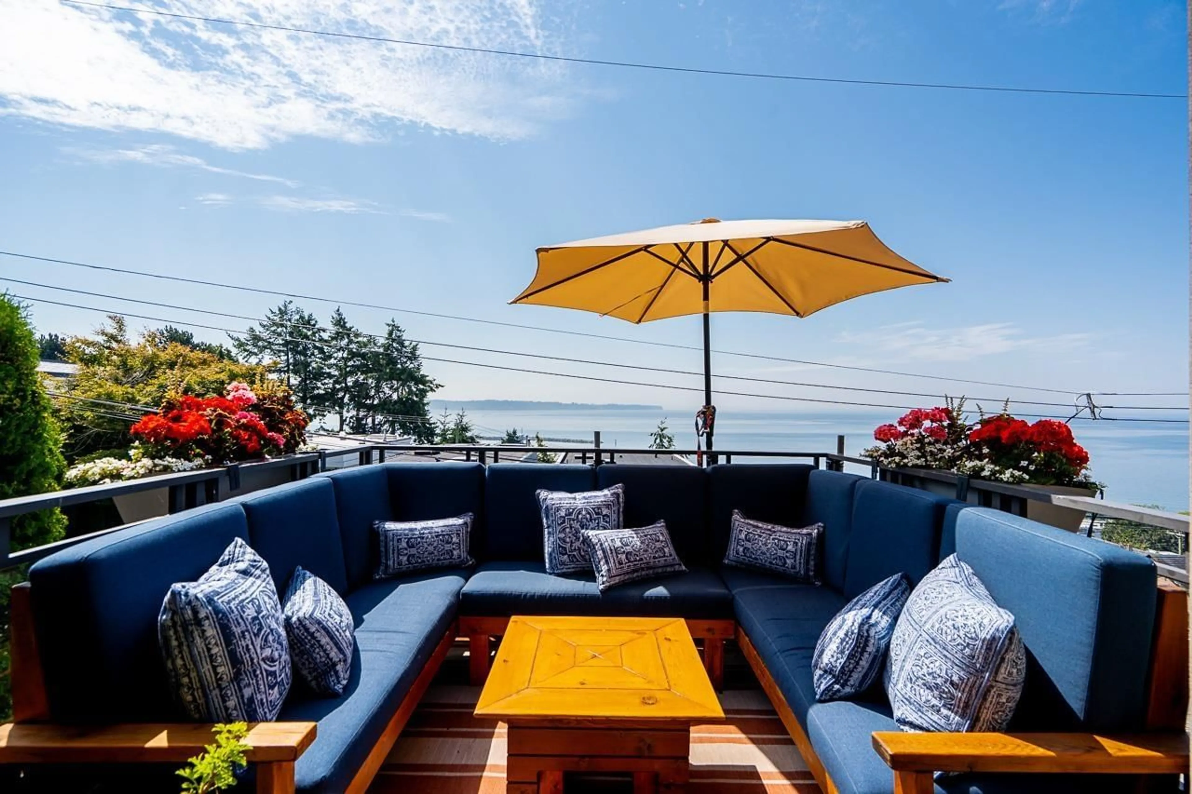 Patio, water/lake/river/ocean view for 14971 BLACKWOOD LANE, White Rock British Columbia V4B2A8
