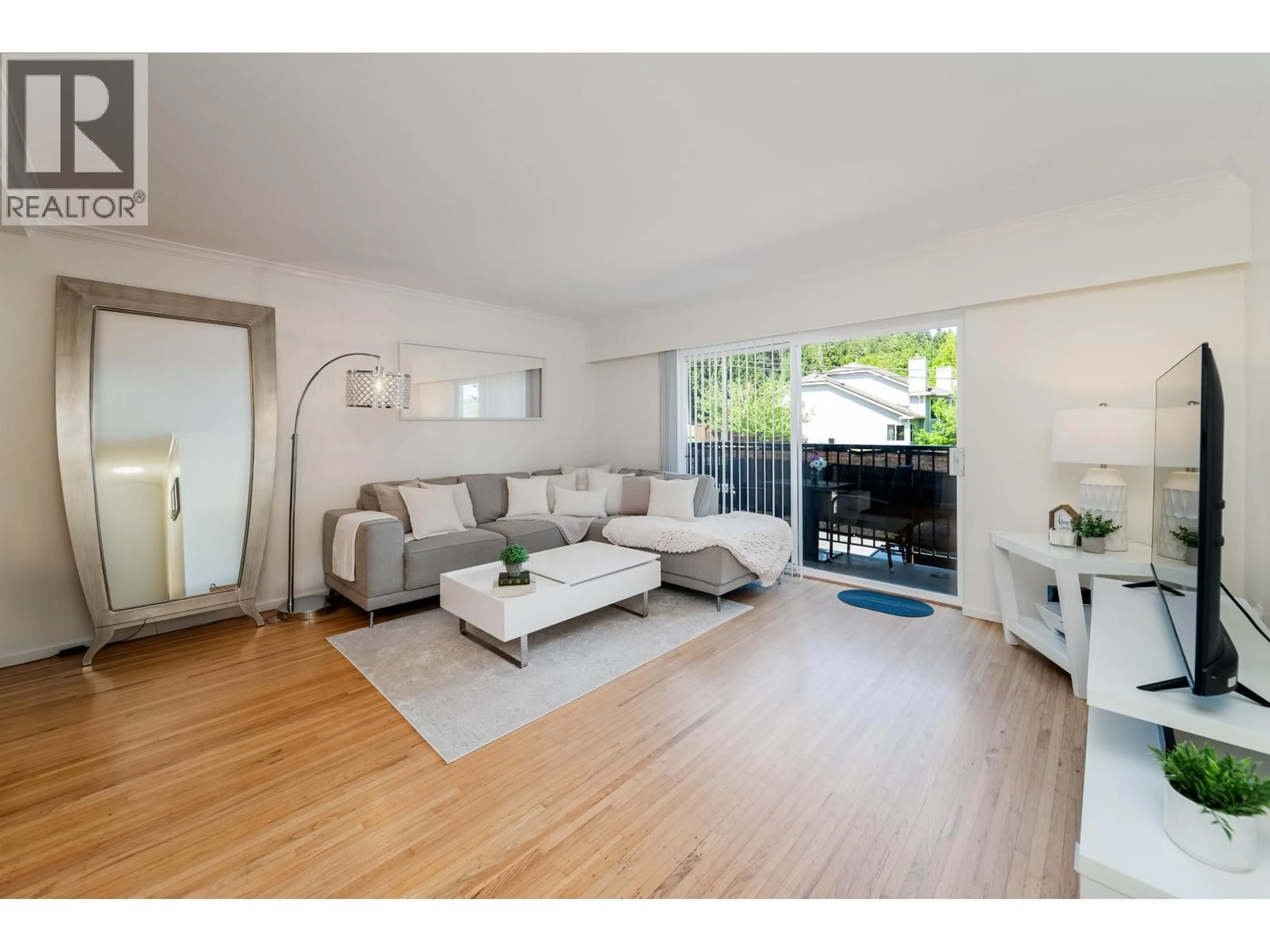 Living room with furniture, wood/laminate floor for 52 - 2002 ST JOHNS STREET, Port Moody British Columbia V4H2A2