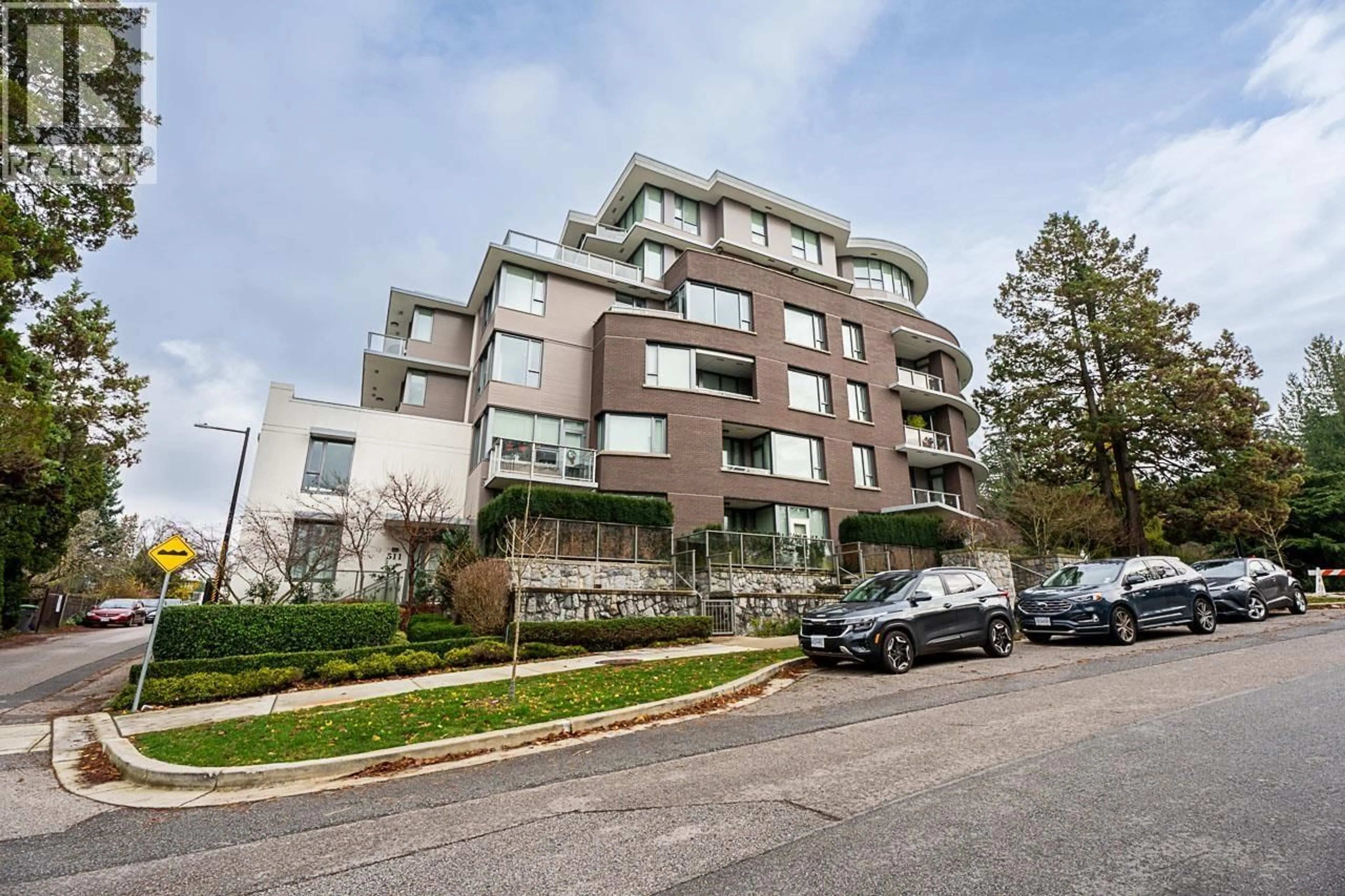 Unknown for 301 - 505 30TH AVENUE, Vancouver British Columbia V5Z0G4