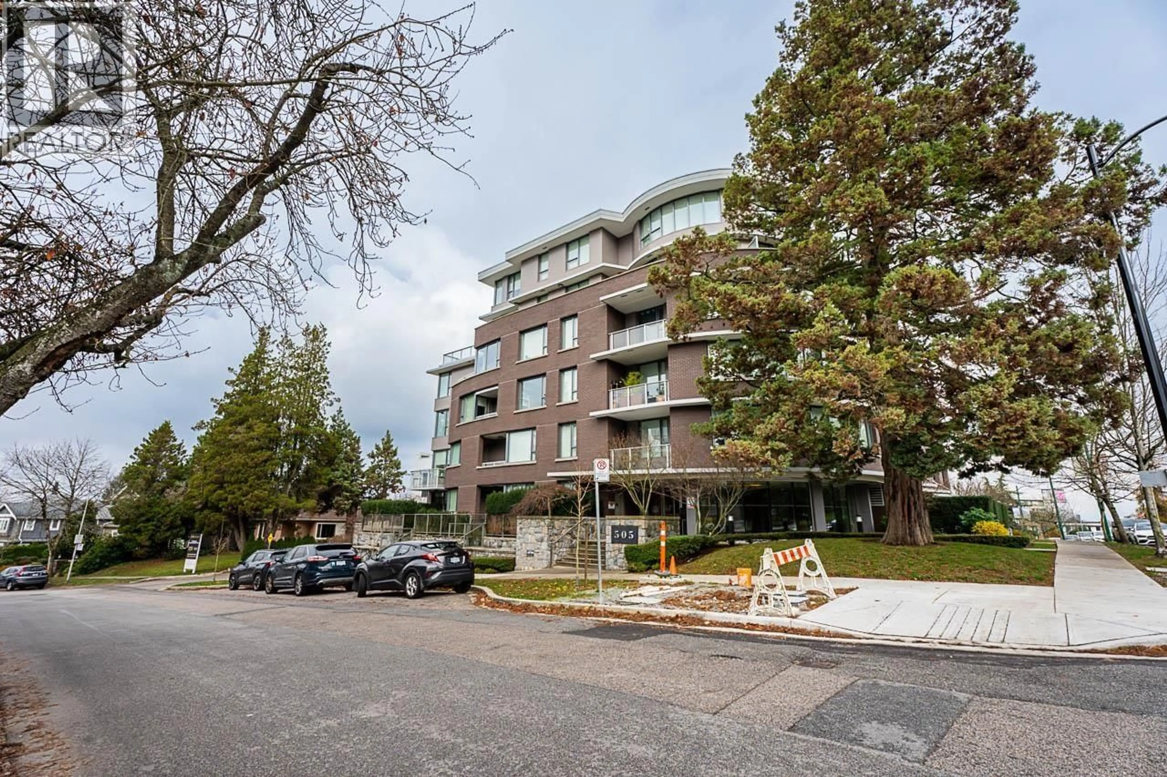 Patio, street for 301 - 505 30TH AVENUE, Vancouver British Columbia V5Z0G4
