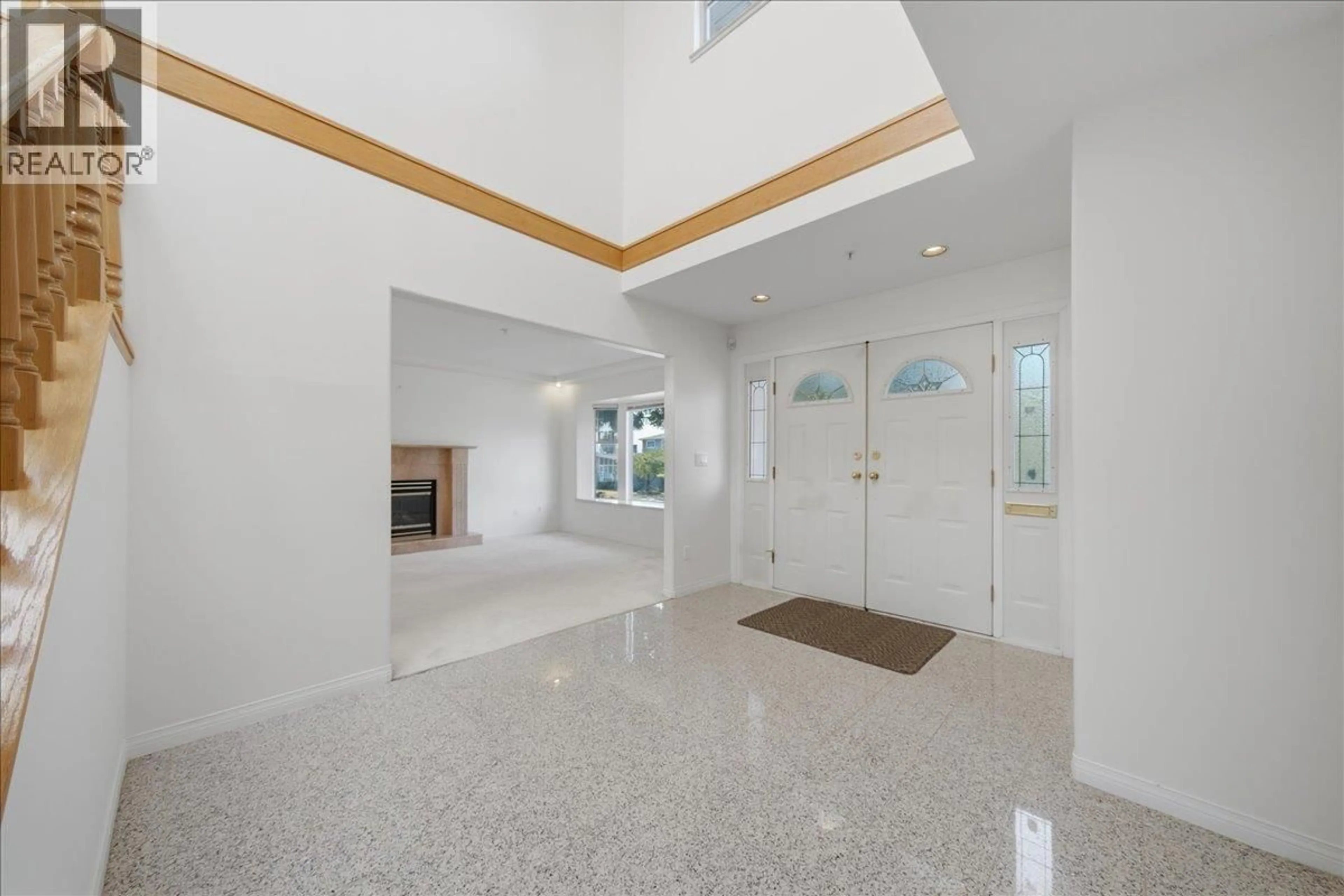 Indoor foyer for 6212 VIVIAN STREET, Vancouver British Columbia V5S2S7