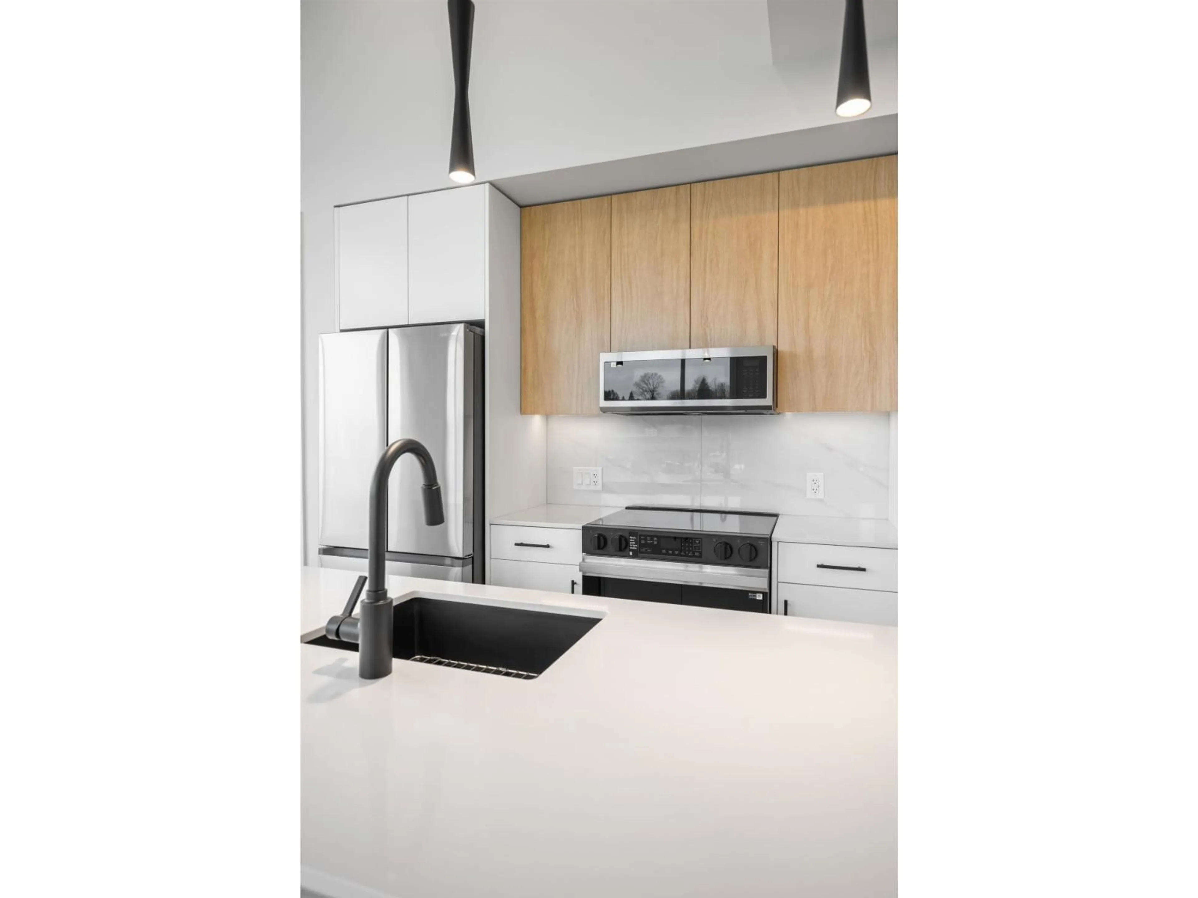 Standard kitchen, unknown for 103 - 34395 GLADYS AVENUE, Abbotsford British Columbia V2S0R4
