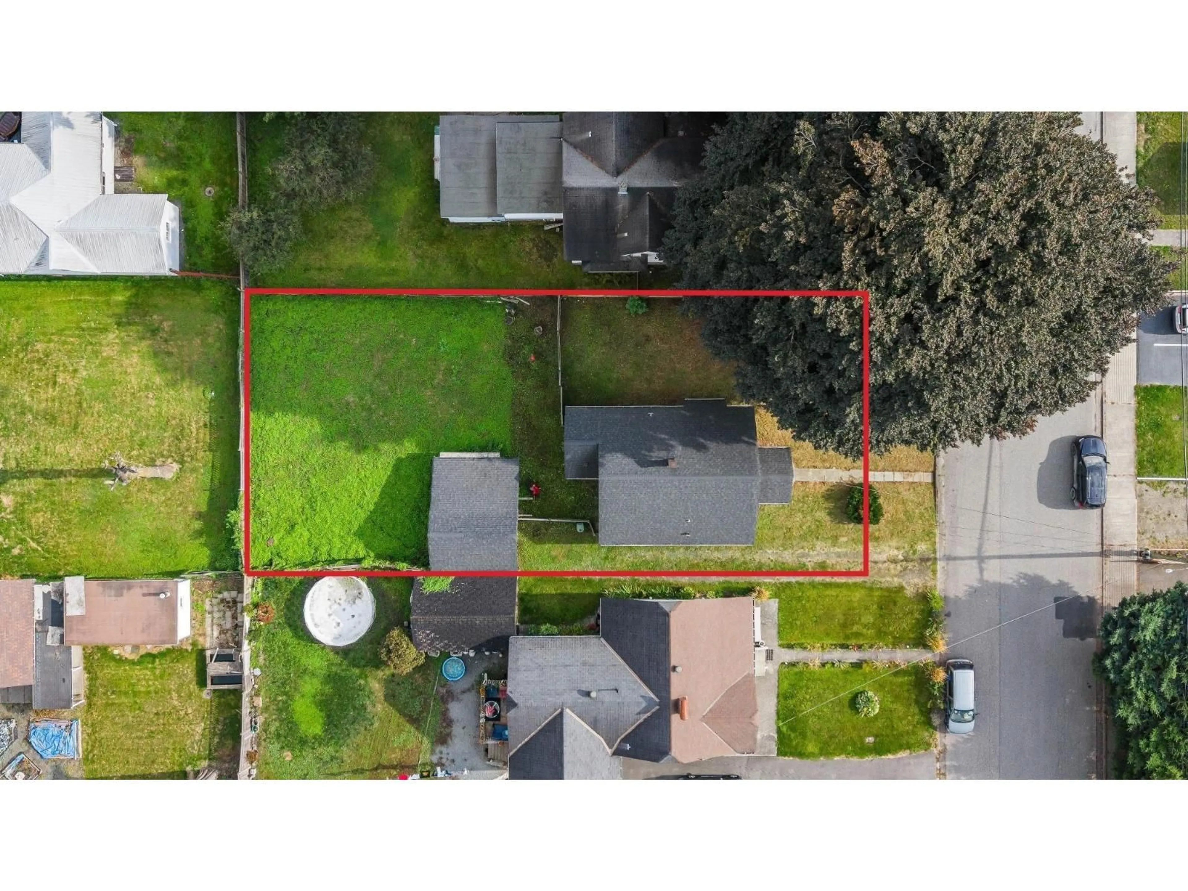 A pic from outside/outdoor area/front of a property/back of a property/a pic from drone, street for 45719 KIPP AVENUE, Chilliwack British Columbia V2P1Y6