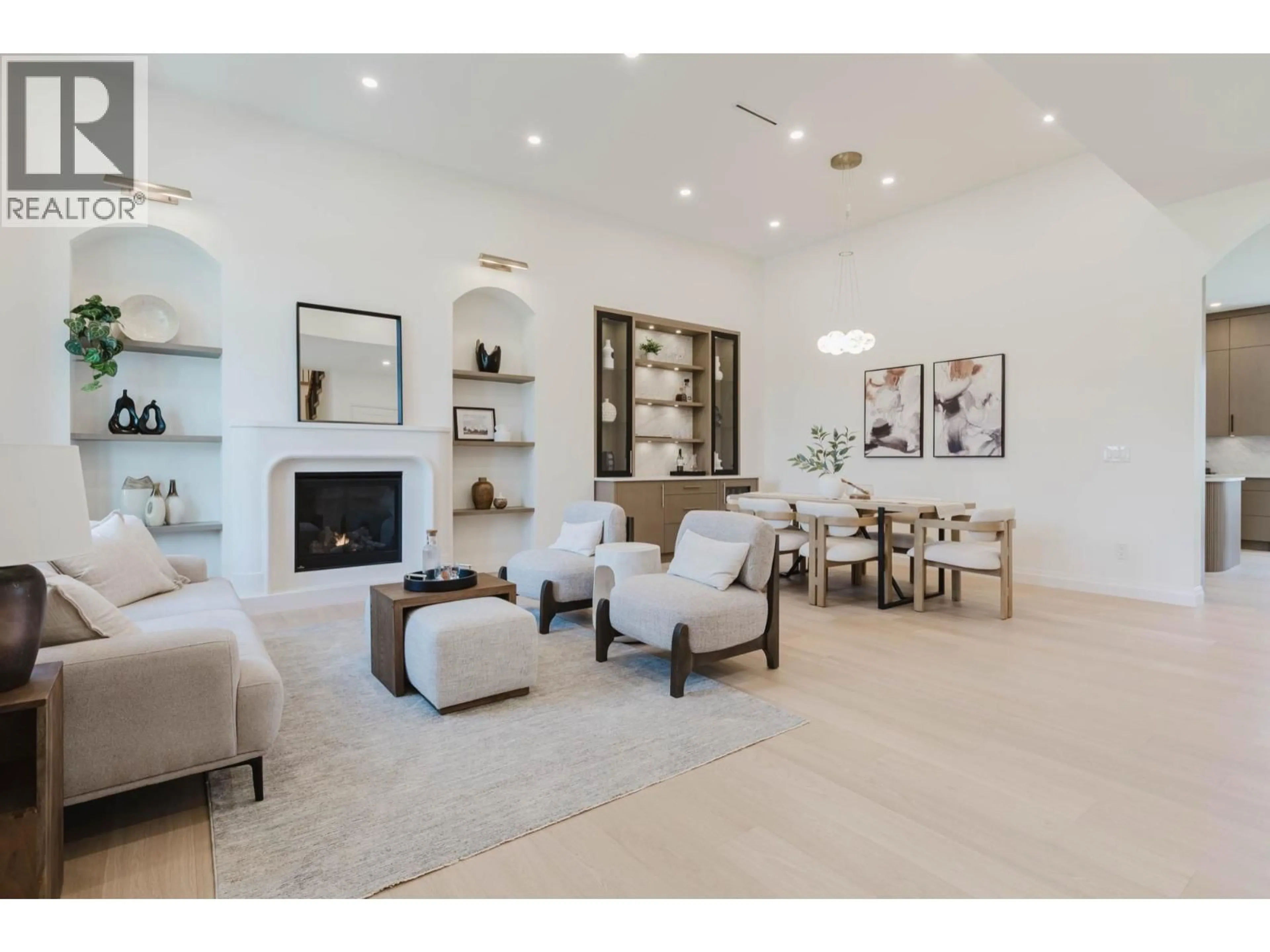 Living room with furniture, ceramic/tile floor for 1088 50B STREET, Delta British Columbia V4M2W1