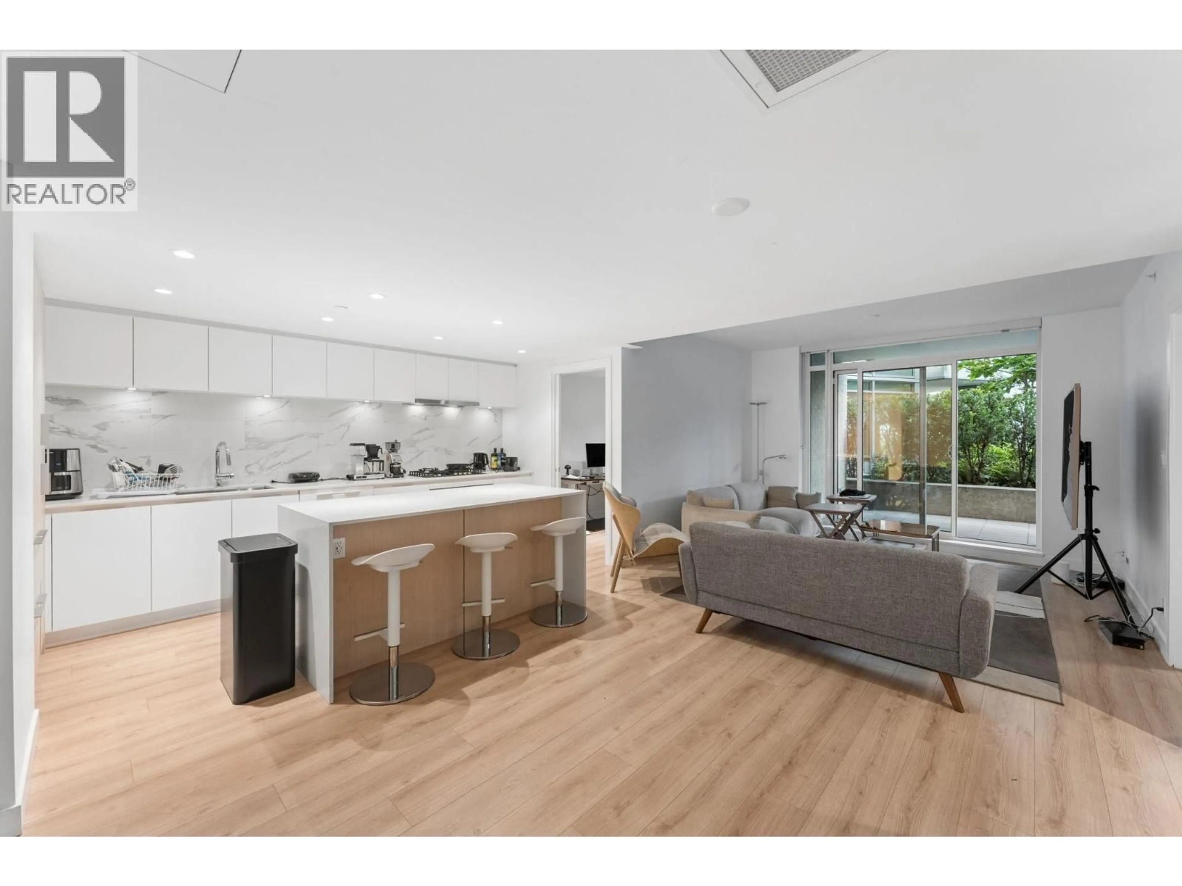 Open concept kitchen, unknown for 305 - 1500 FERN STREET, North Vancouver British Columbia V7J0E6