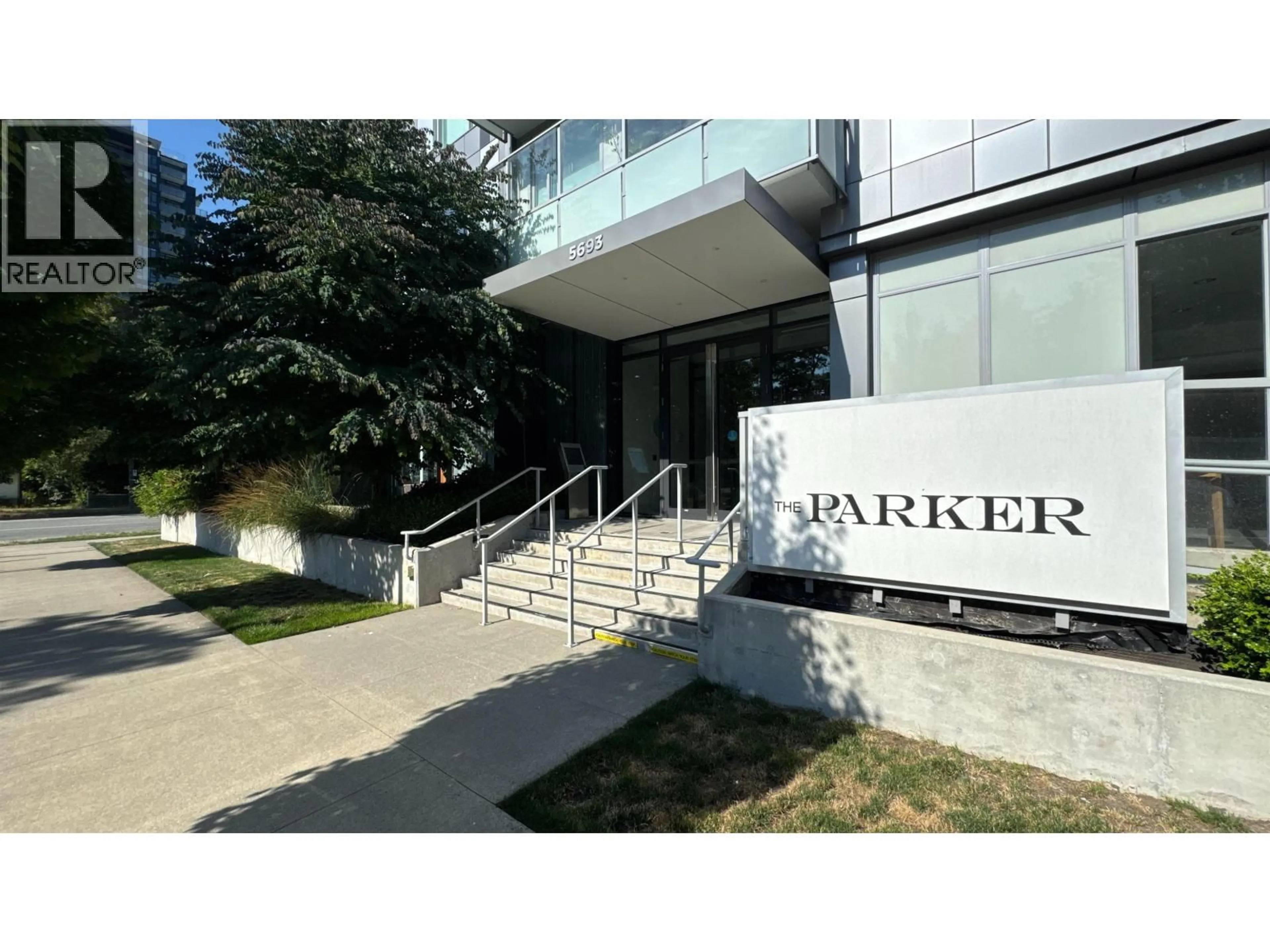 Indoor foyer for 310 - 5693 ELIZABETH STREET, Vancouver British Columbia V5Y3K1