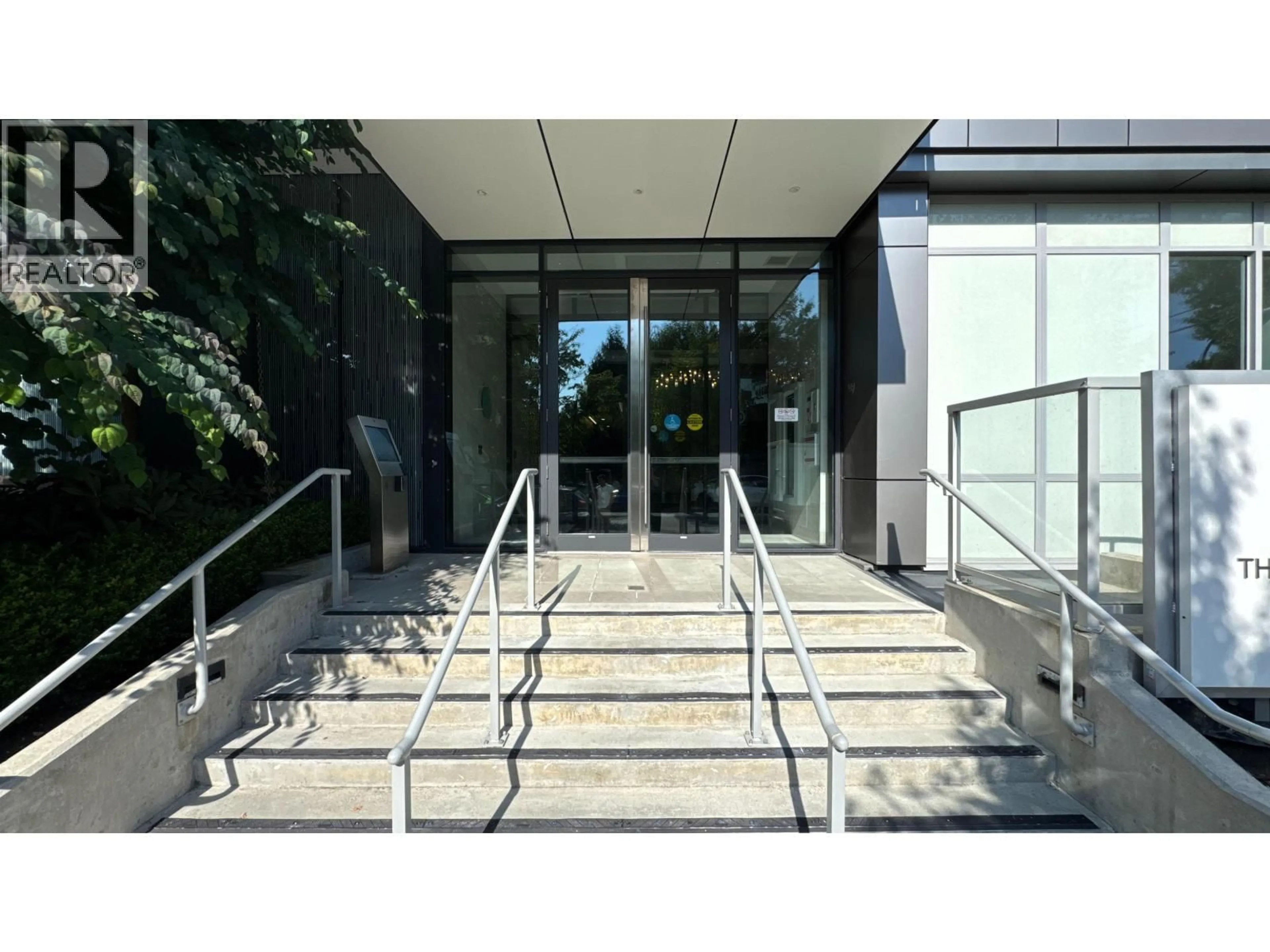 Indoor foyer for 310 - 5693 ELIZABETH STREET, Vancouver British Columbia V5Y3K1