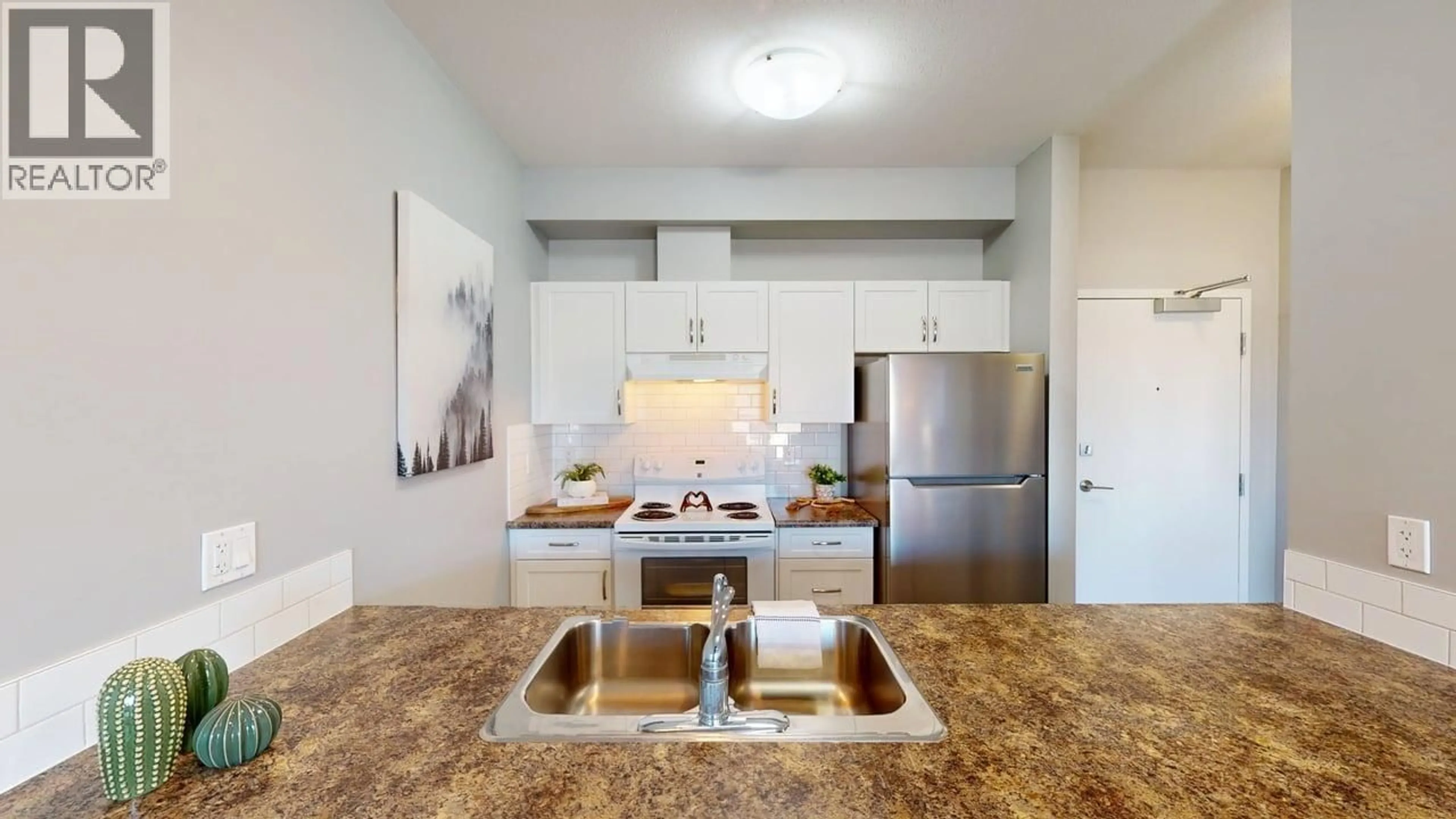 Standard kitchen, ceramic/tile floor for 307 - 10307 112 STREET, Fort St. John British Columbia V1J0N6