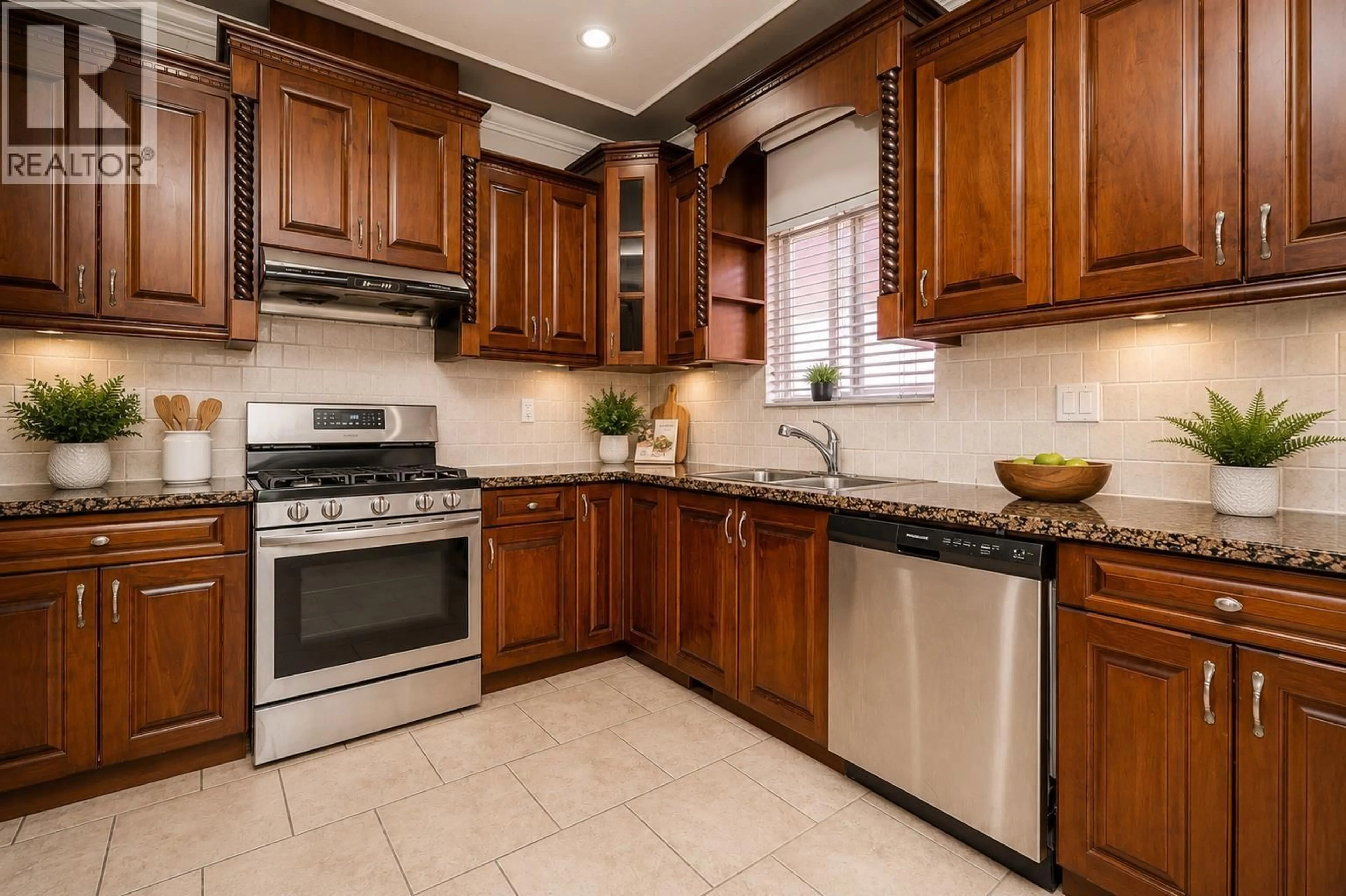 Standard kitchen, ceramic/tile floor for 7202 ROSS STREET, Vancouver British Columbia V5X4B6