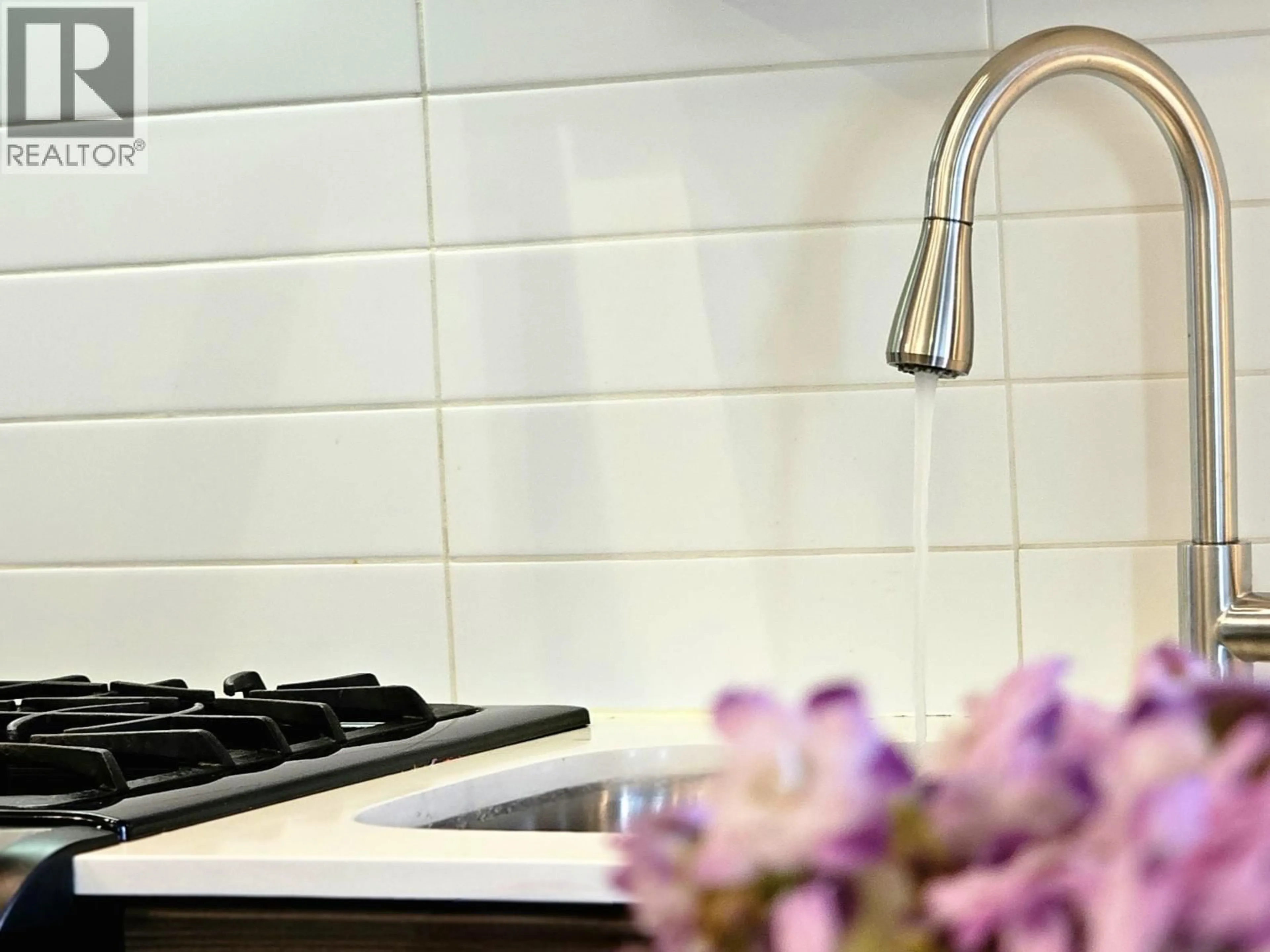 Contemporary kitchen, ceramic/tile floor for 47 - 6965 HASTINGS STREET, Burnaby British Columbia V5B4T8