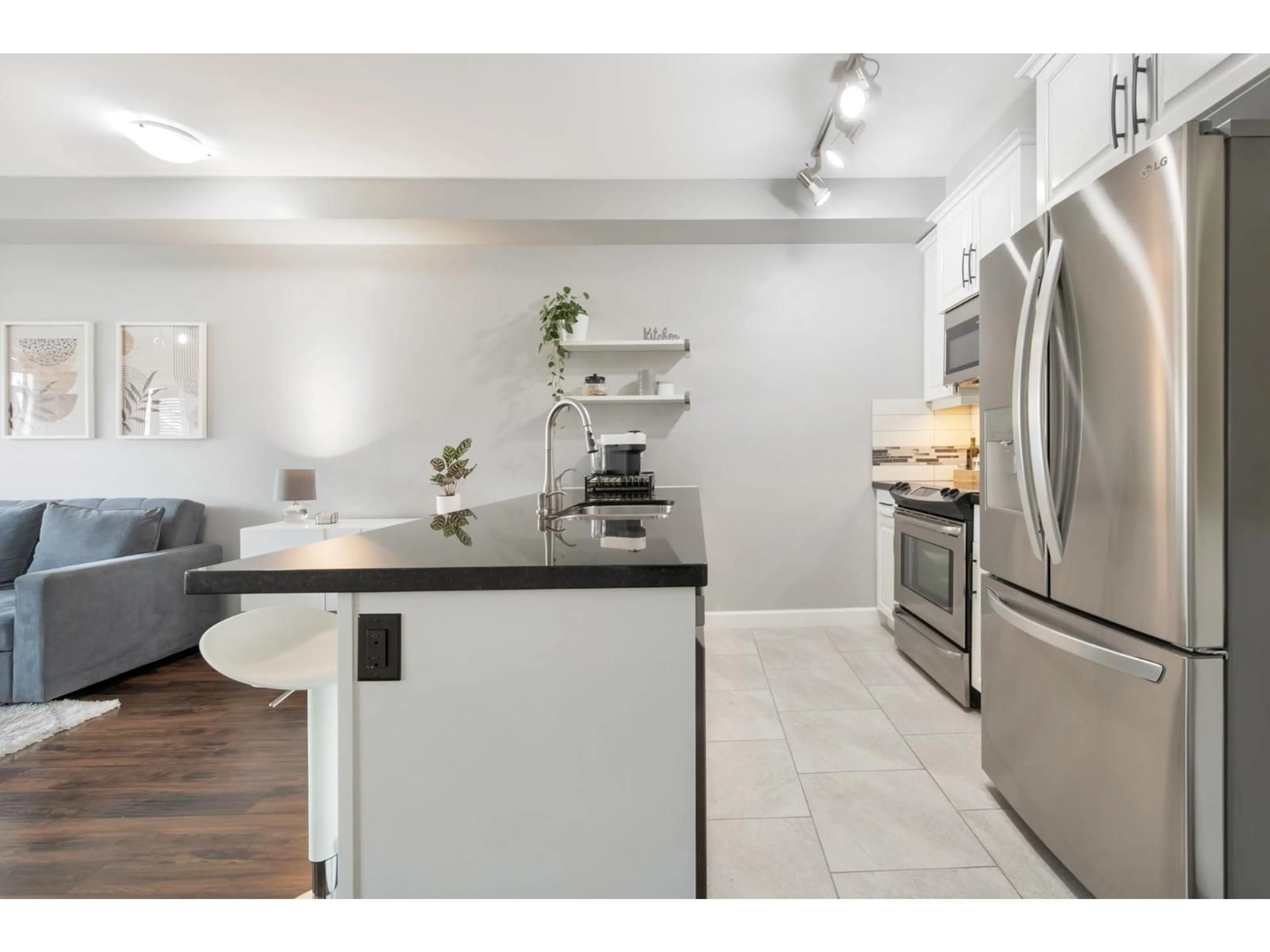 Open concept kitchen, ceramic/tile floor for 361 - 8328 207A STREET, Langley British Columbia V2Y0K5