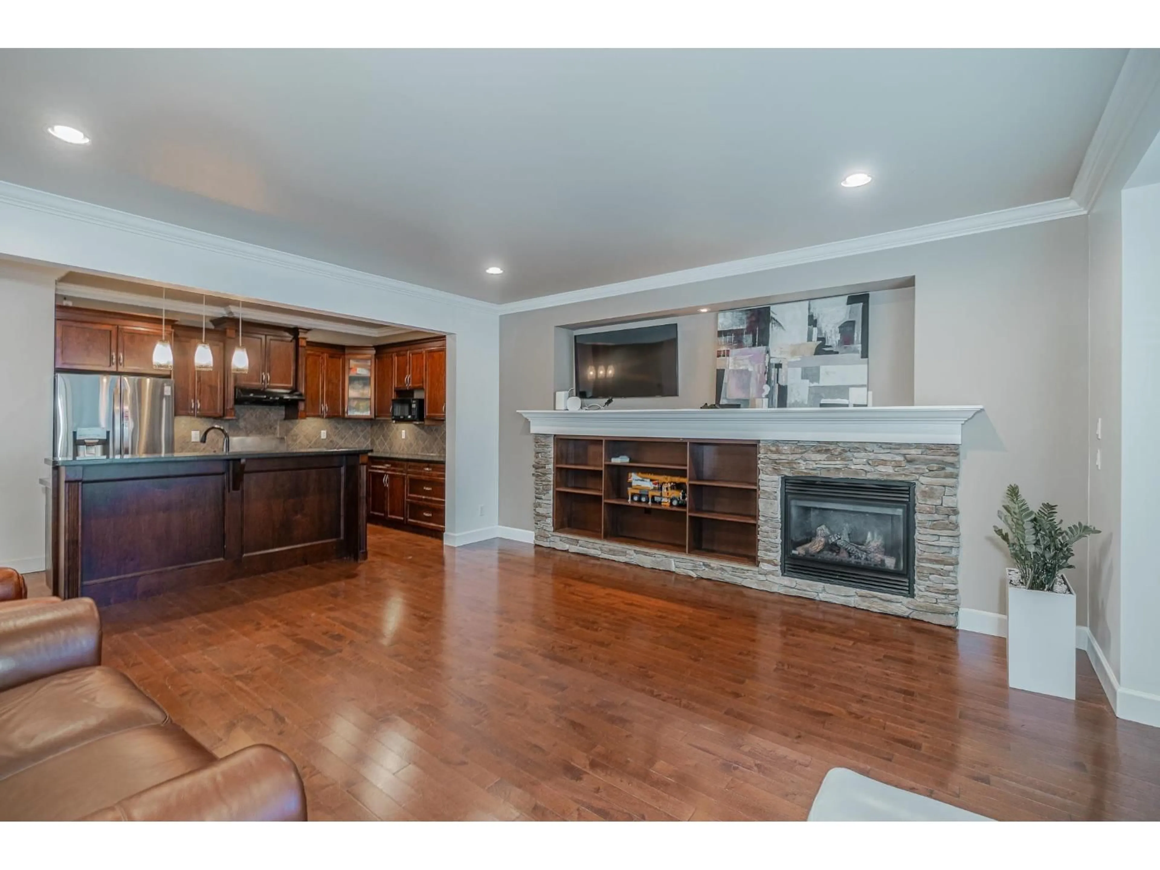 Open concept kitchen, wood/laminate floor for 3492 147A STREET, Surrey British Columbia V4P0A7