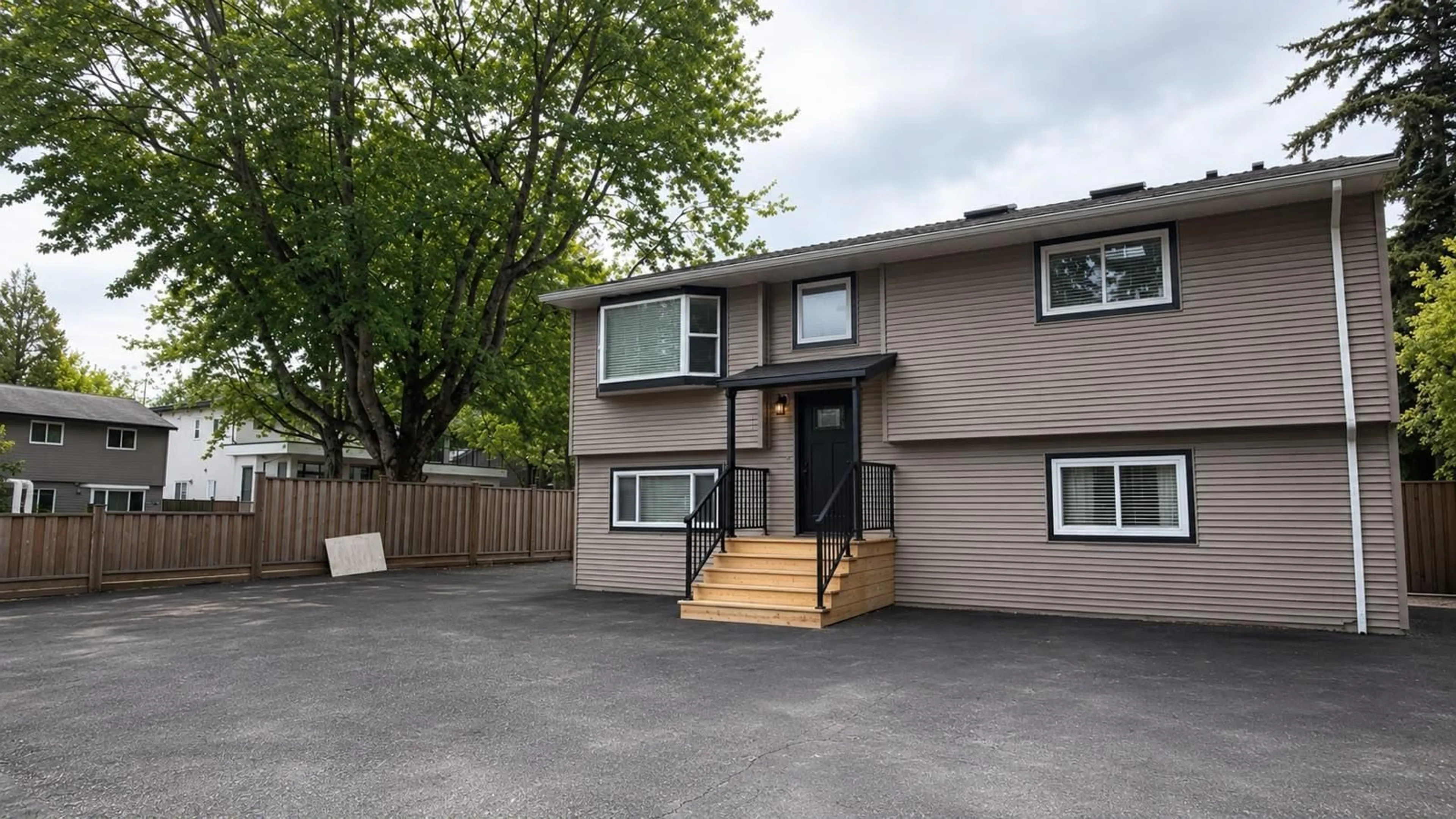 Unknown for 6285 173A STREET, Surrey British Columbia V3S5J8