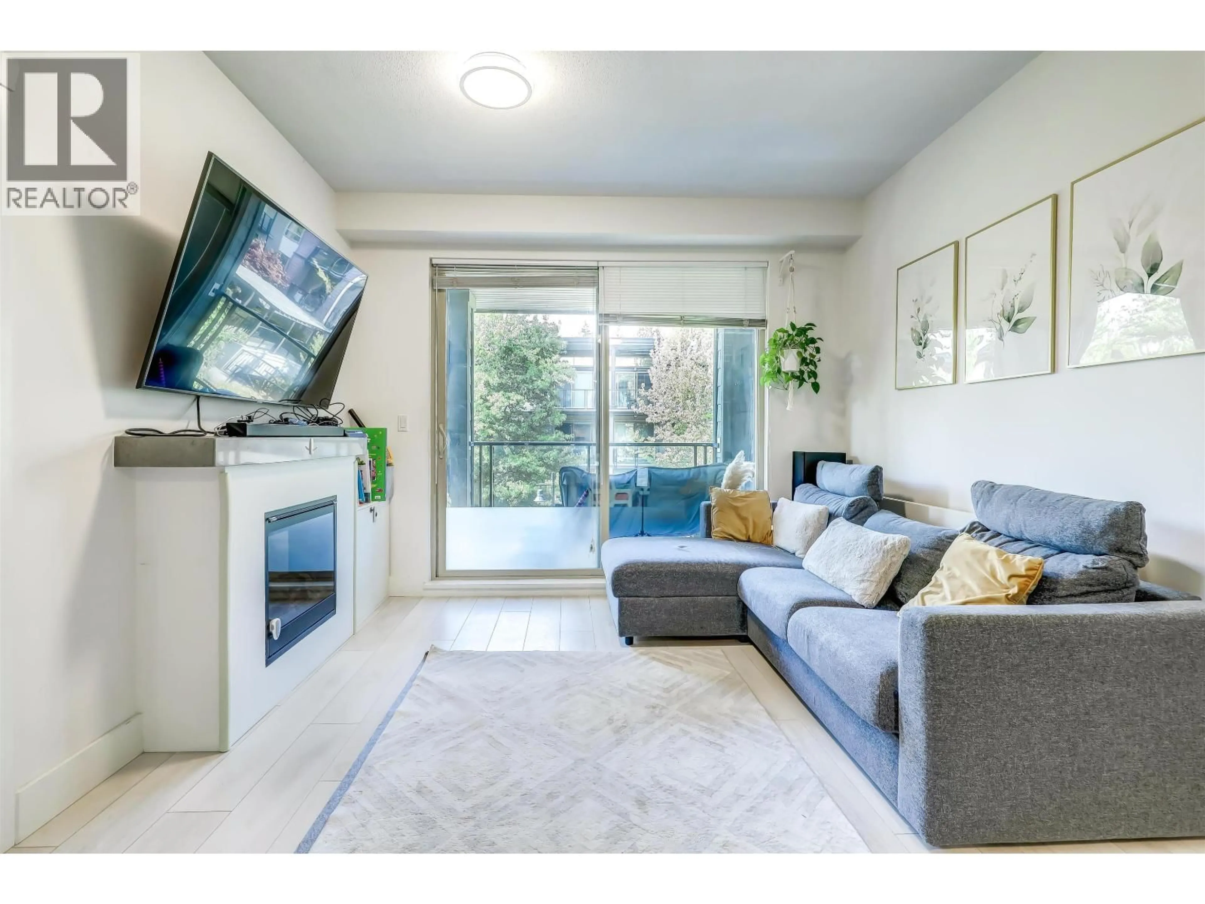 Living room with furniture, unknown for 304 - 7478 BYRNEPARK WALK, Burnaby British Columbia V3N0B5