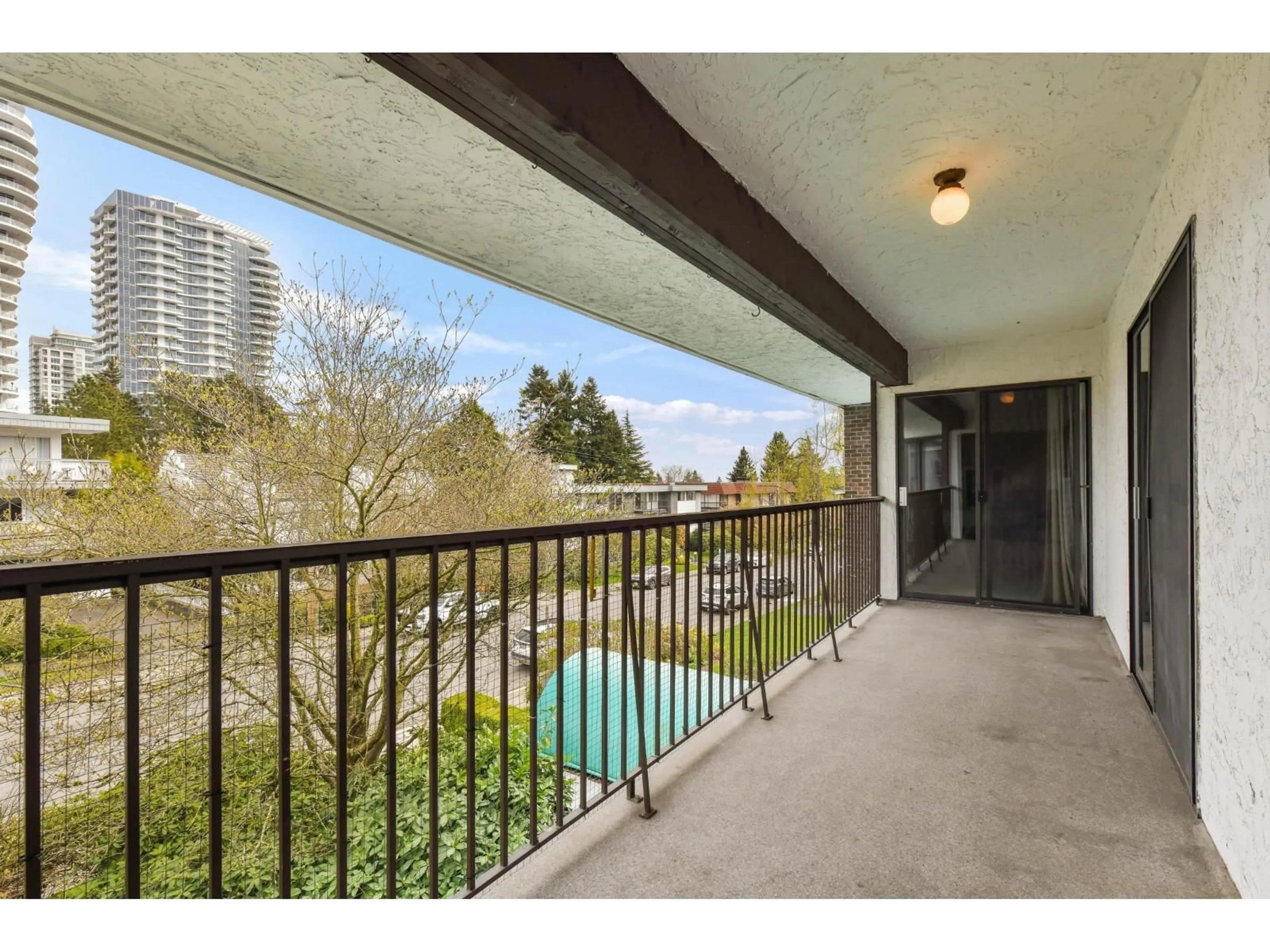 Patio, water/lake/river/ocean view for 305 - 1521 BLACKWOOD STREET, White Rock British Columbia V4B3V6