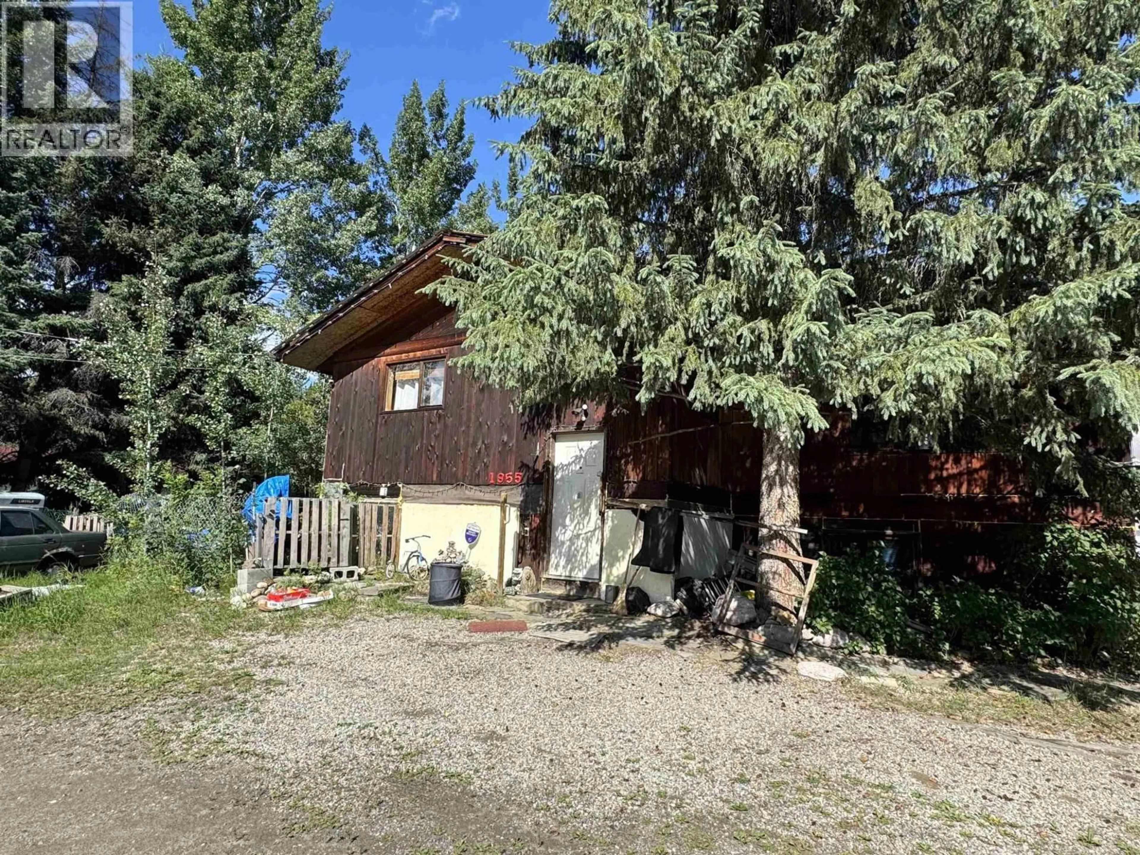 A pic from outside/outdoor area/front of a property/back of a property/a pic from drone, unknown for 1955 CRANBERRY PLACE, Valemount British Columbia V0E2Z0