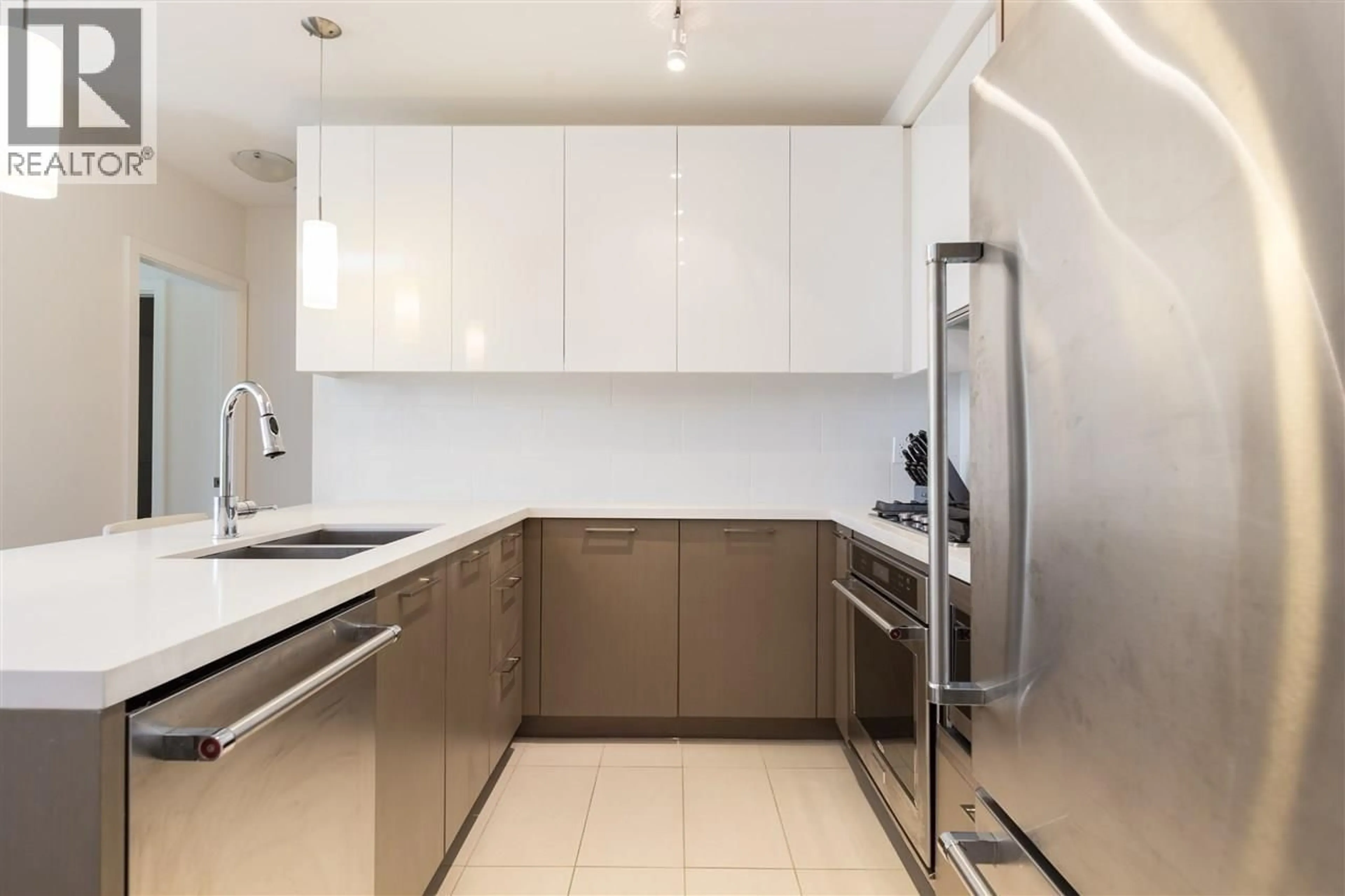Standard kitchen, unknown for 805 - 3080 LINCOLN AVENUE, Coquitlam British Columbia V3B0L9