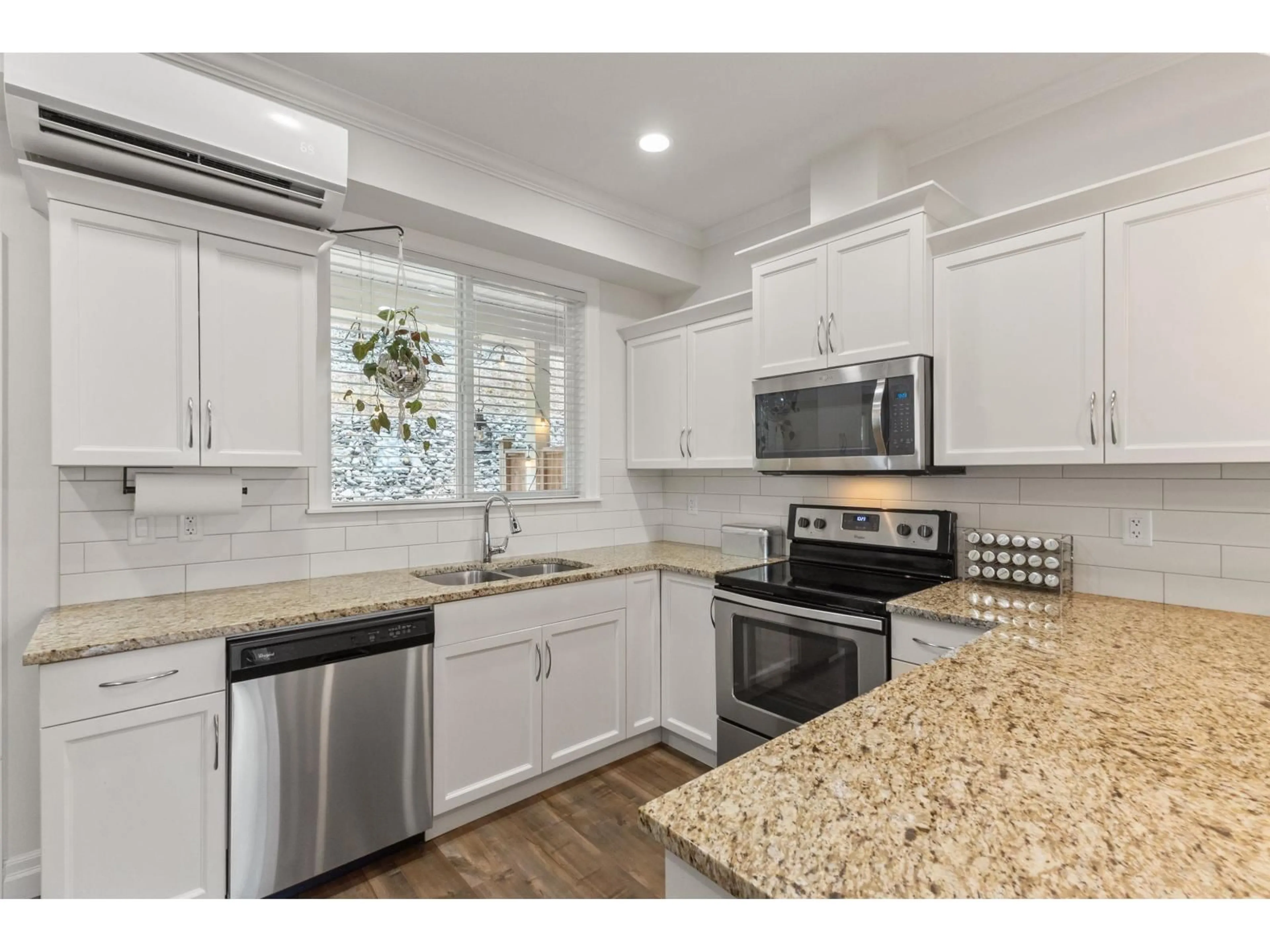 Open concept kitchen, unknown for 70 - 6026 LINDEMAN STREET, Chilliwack British Columbia V2R0W1