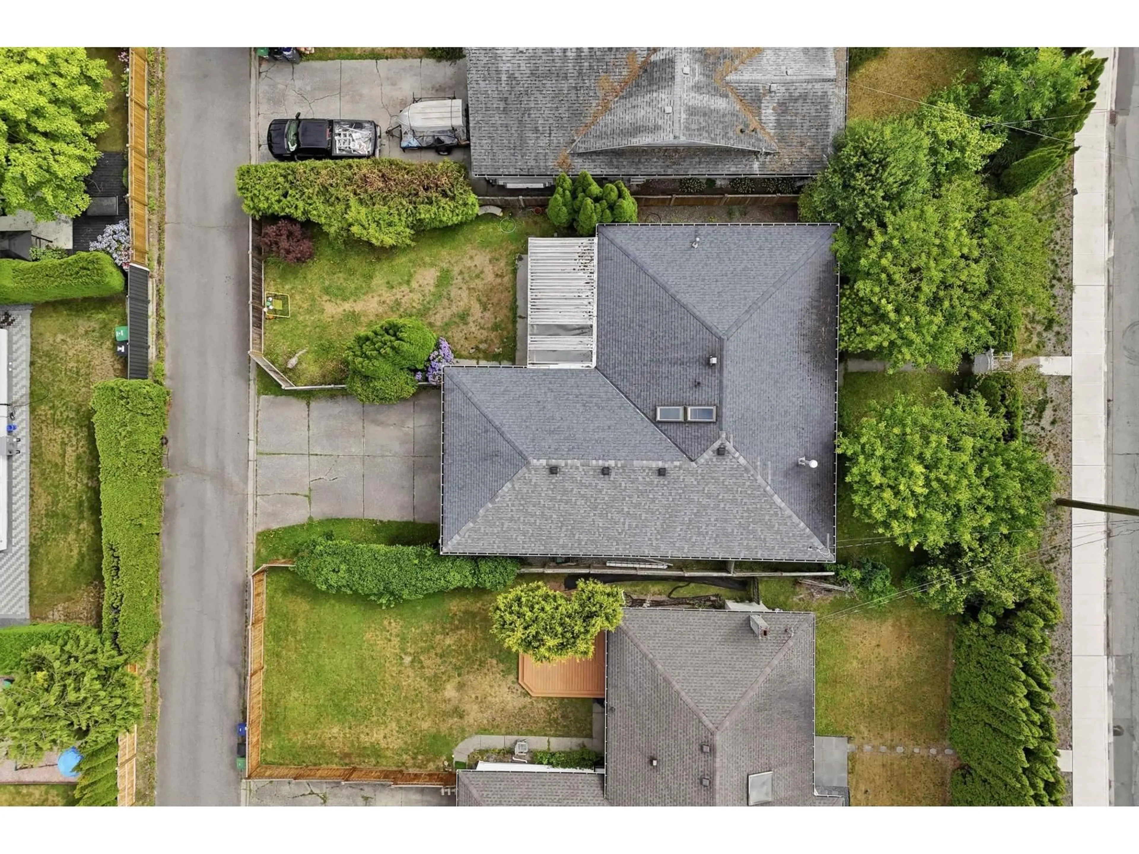 A pic from outside/outdoor area/front of a property/back of a property/a pic from drone, street for 1364 160 STREET, Surrey British Columbia V4A4W8