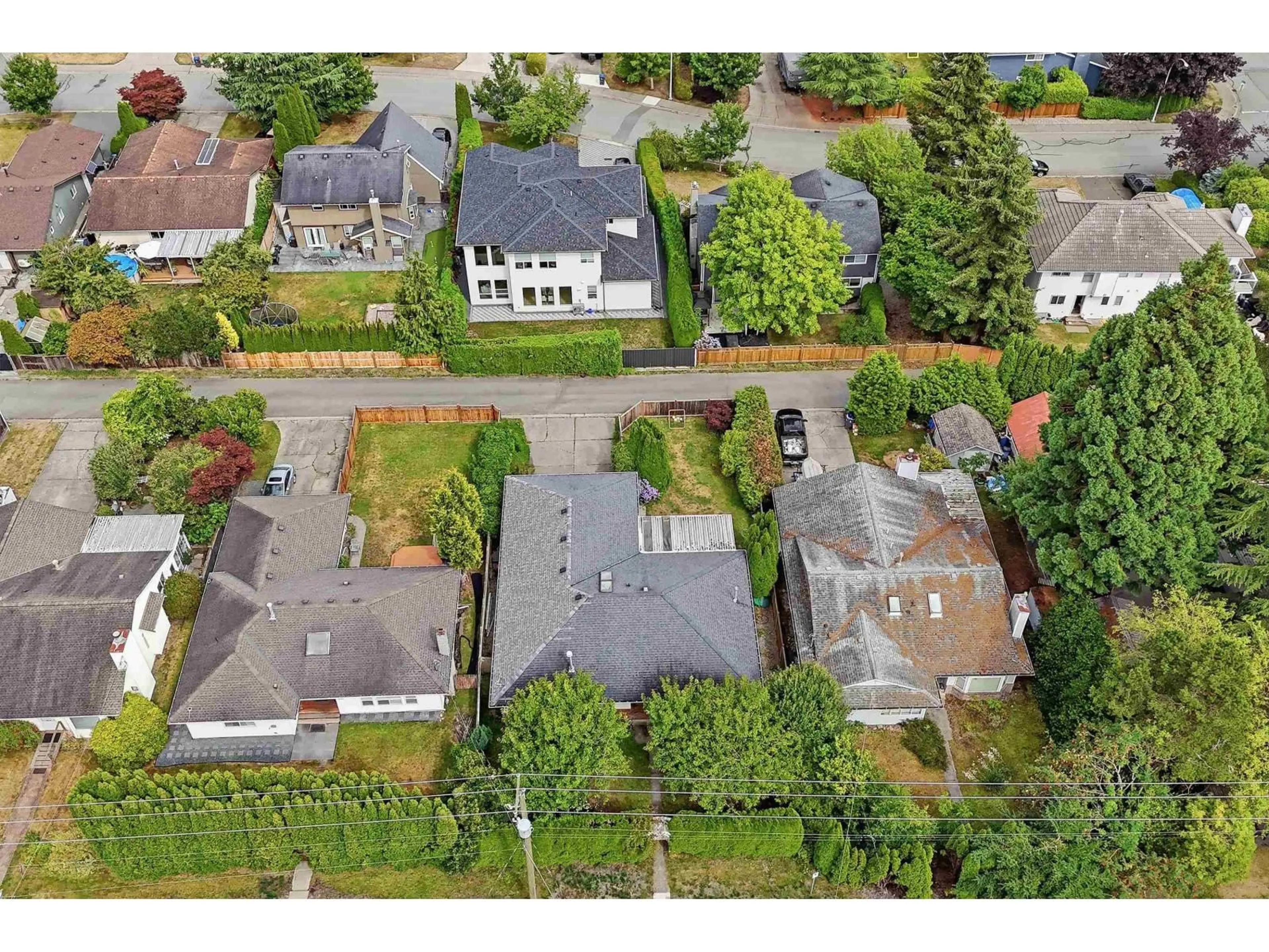 A pic from outside/outdoor area/front of a property/back of a property/a pic from drone, street for 1364 160 STREET, Surrey British Columbia V4A4W8