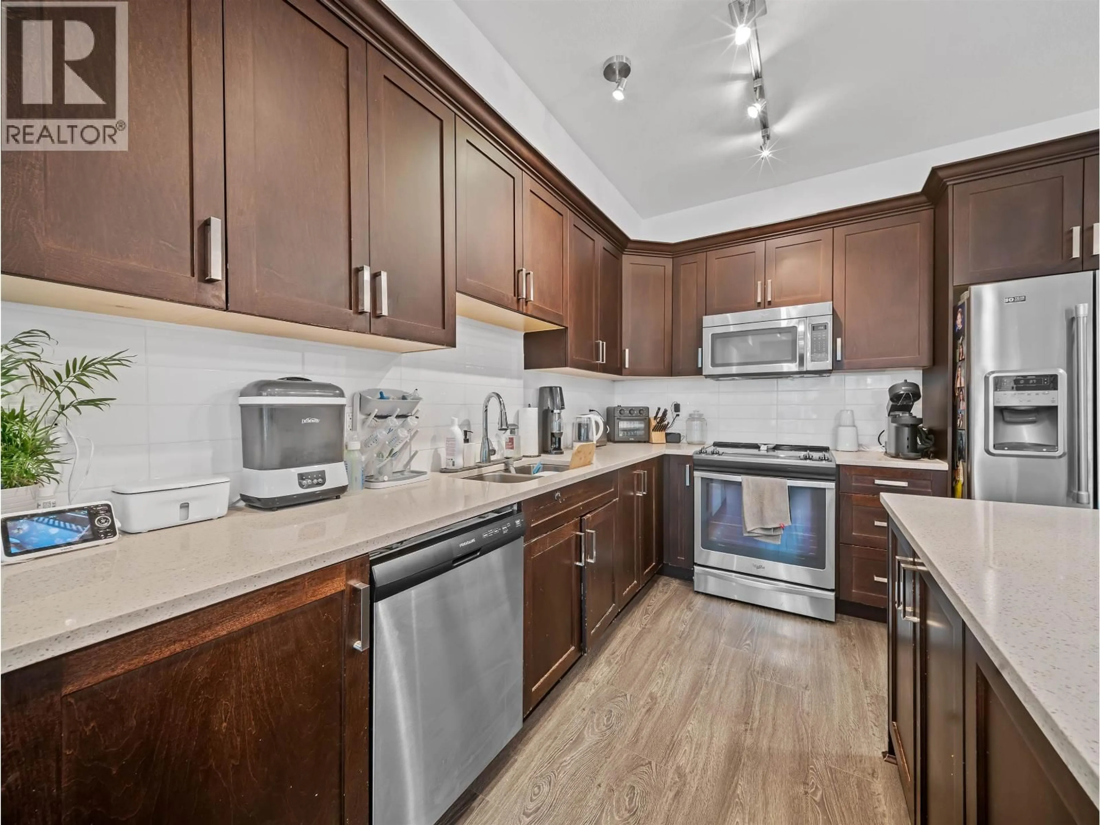 Standard kitchen, unknown for 105 - 2288 WELCHER AVENUE, Port Coquitlam British Columbia V3C1X4