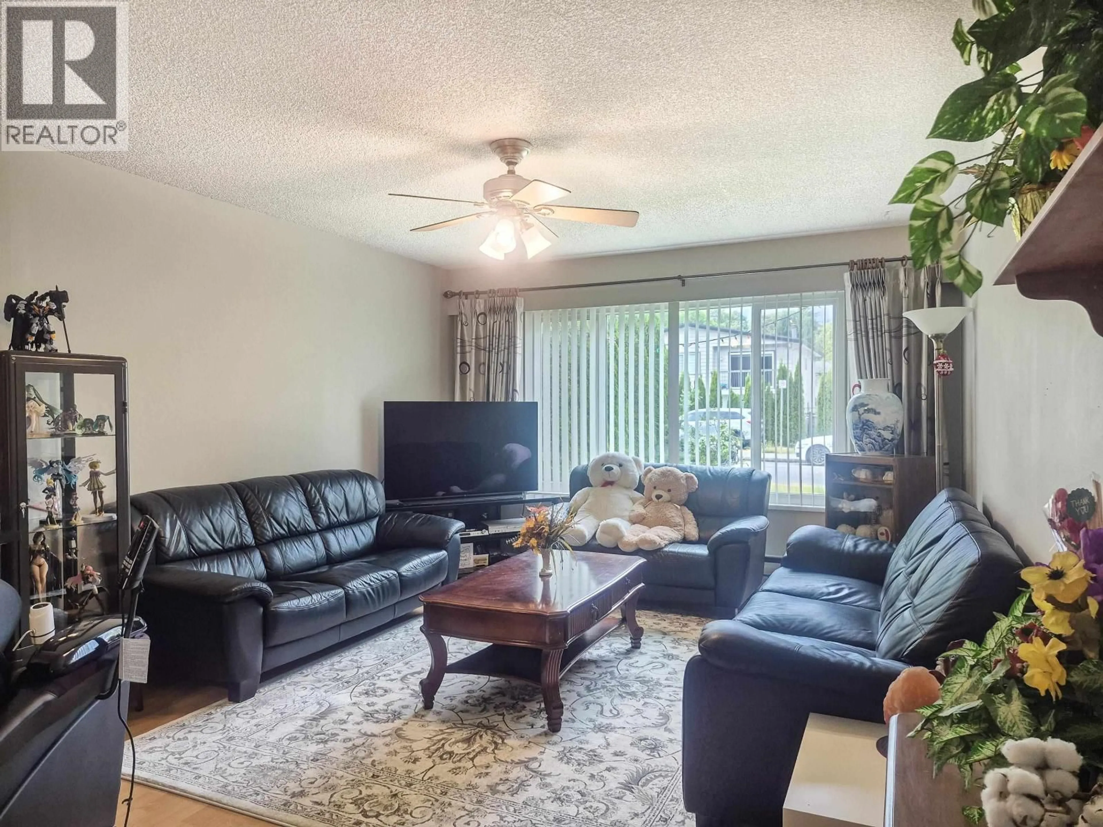 Living room with furniture, unknown for 807 GREENE STREET, Coquitlam British Columbia V3C2B9
