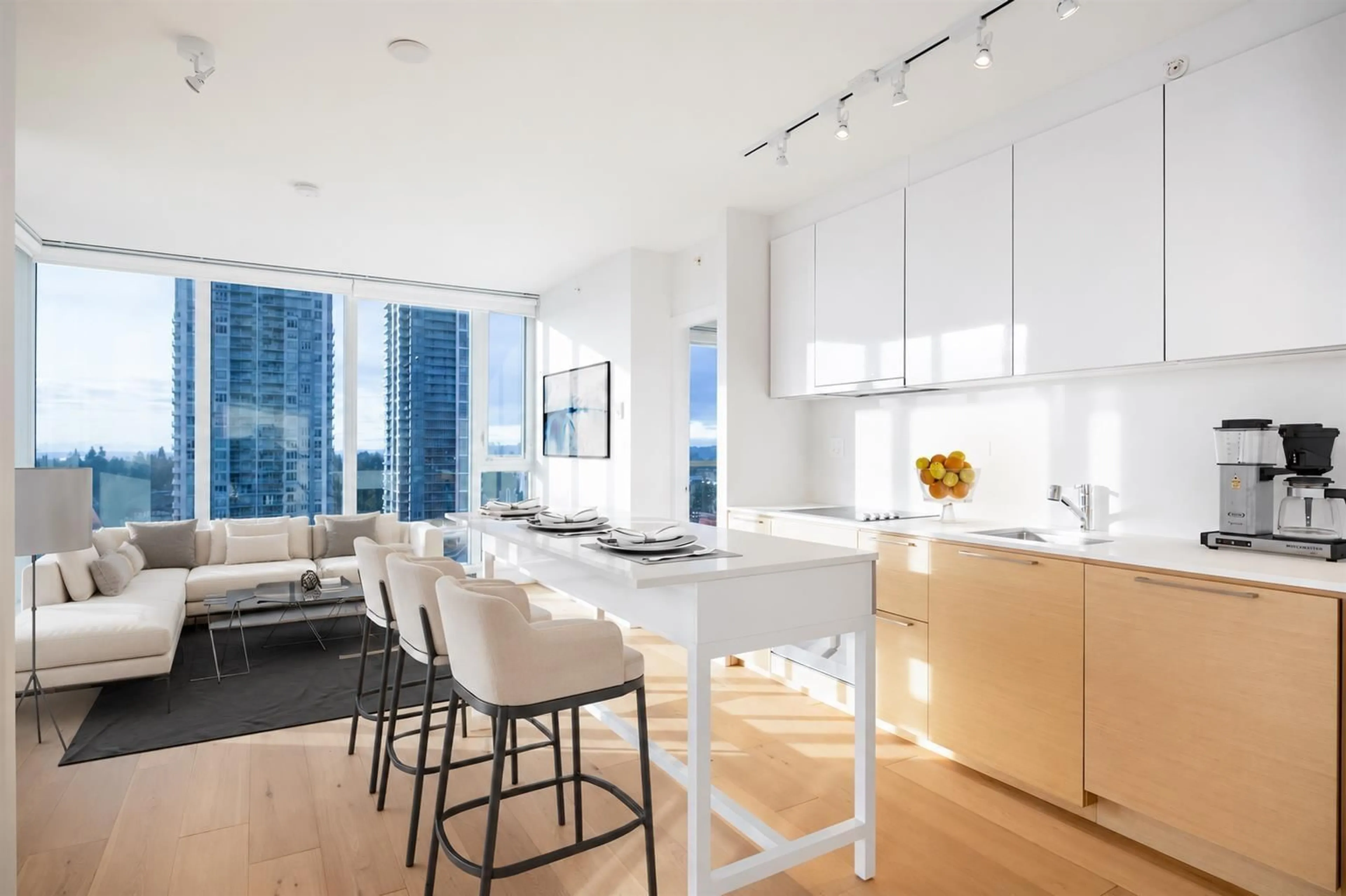Open concept kitchen, unknown for 1702 - 13438 CENTRAL AVENUE, Surrey British Columbia V3T0N2