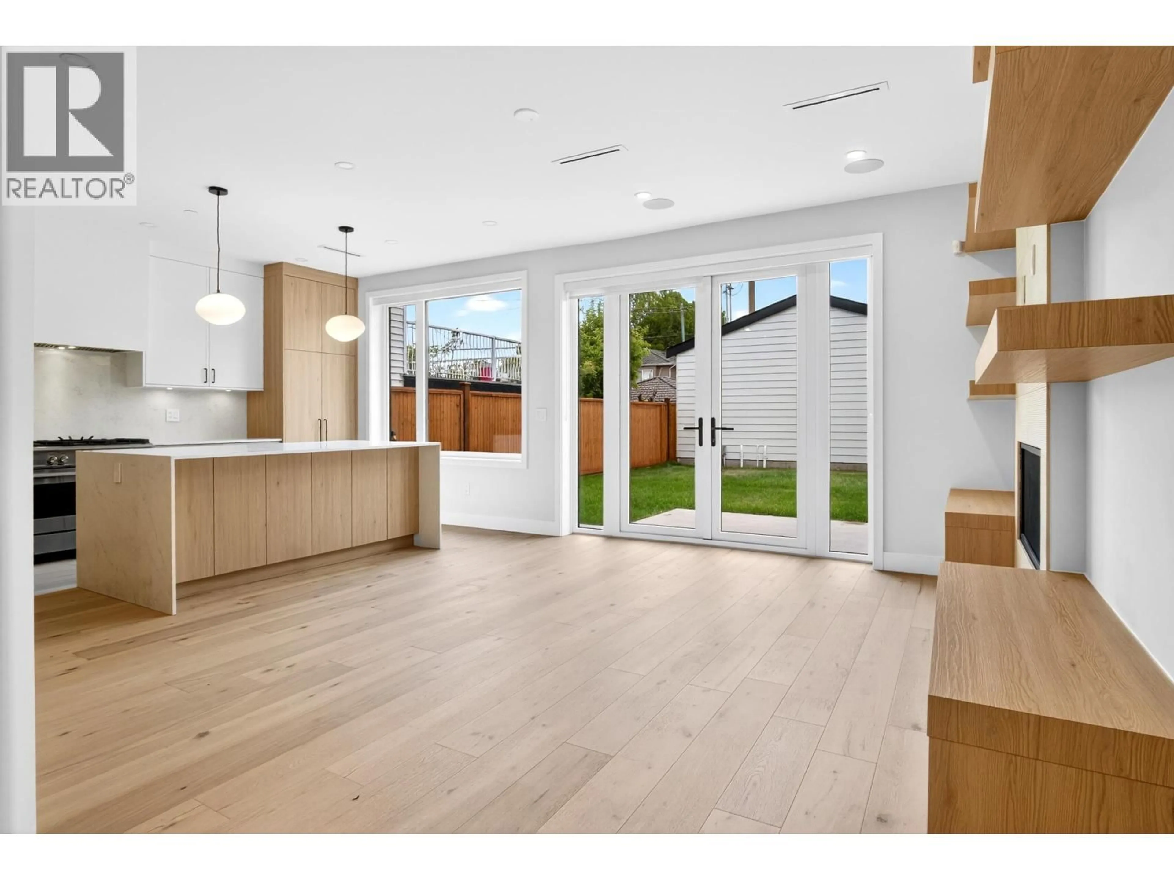 Unknown for 2 - 2741 7TH AVENUE, Vancouver British Columbia V5M1T8