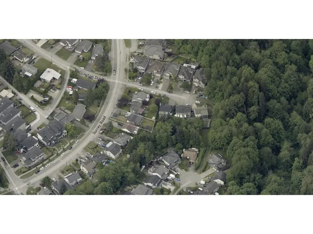 11372 SURREY ROAD, Surrey 4