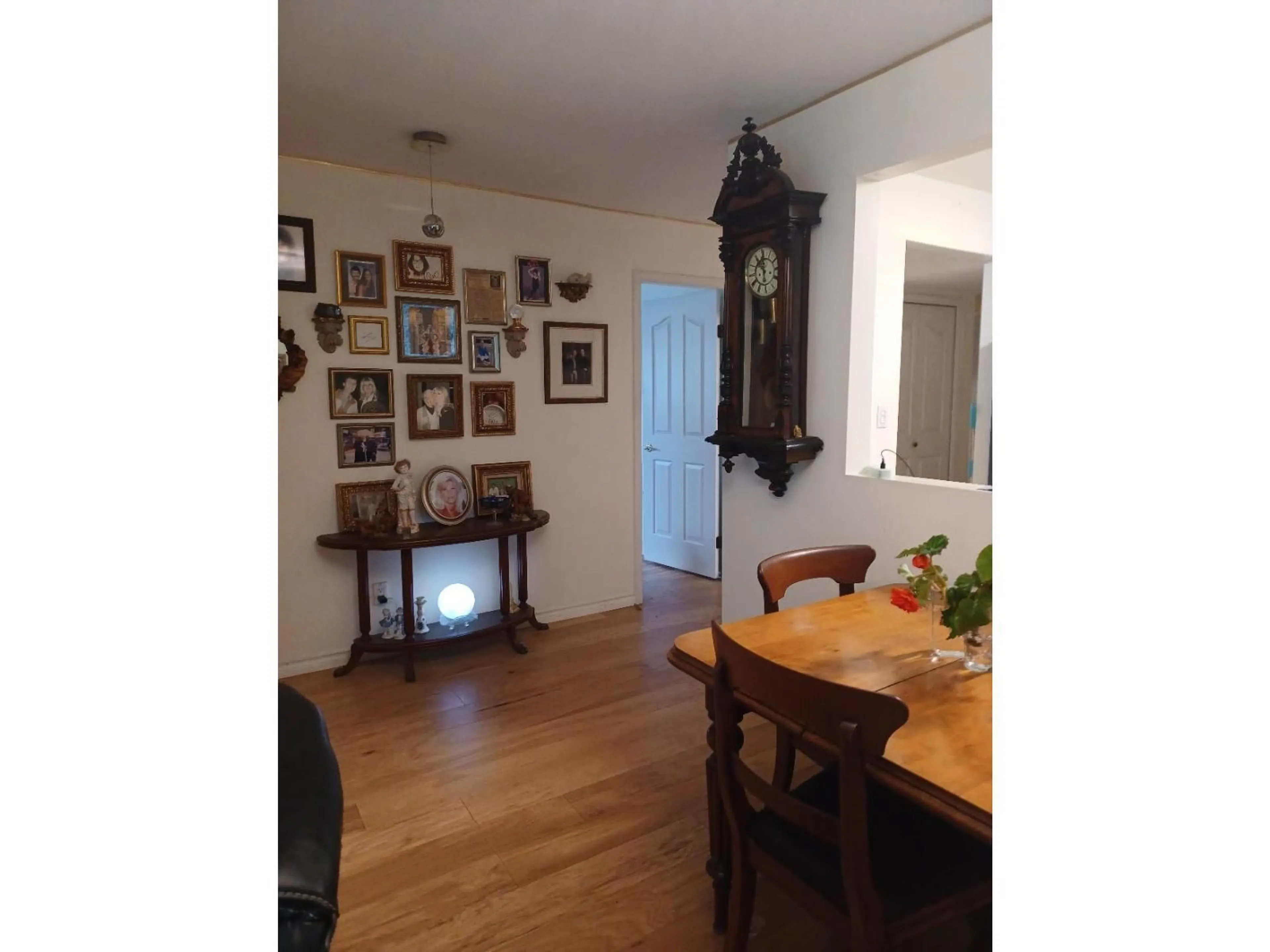 A pic of a room for 6 - 32390 FLETCHER AVENUE, Mission British Columbia V2V5T1