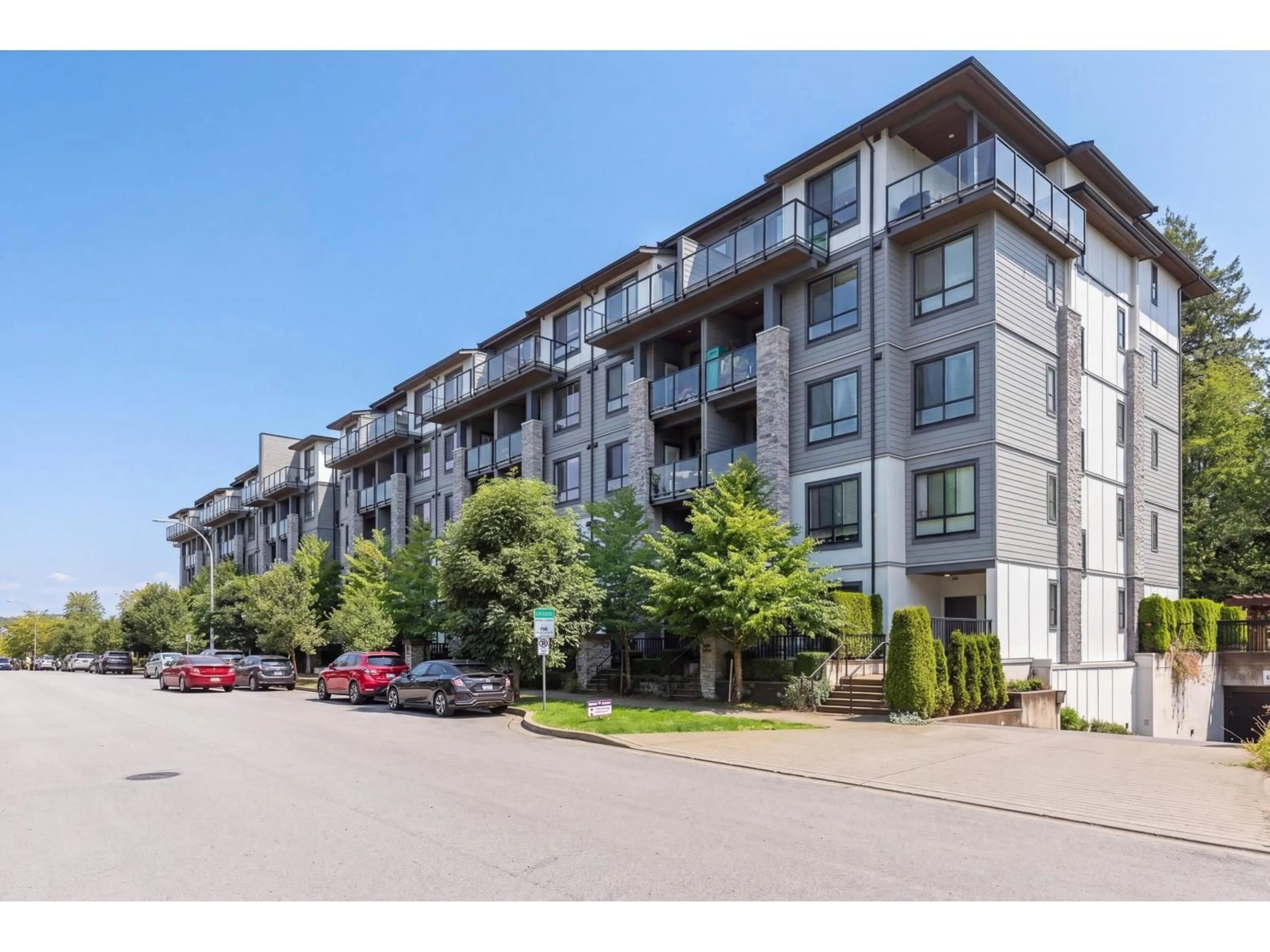 Unknown for 116 - 15351 101 AVENUE, Surrey British Columbia V3R0G2
