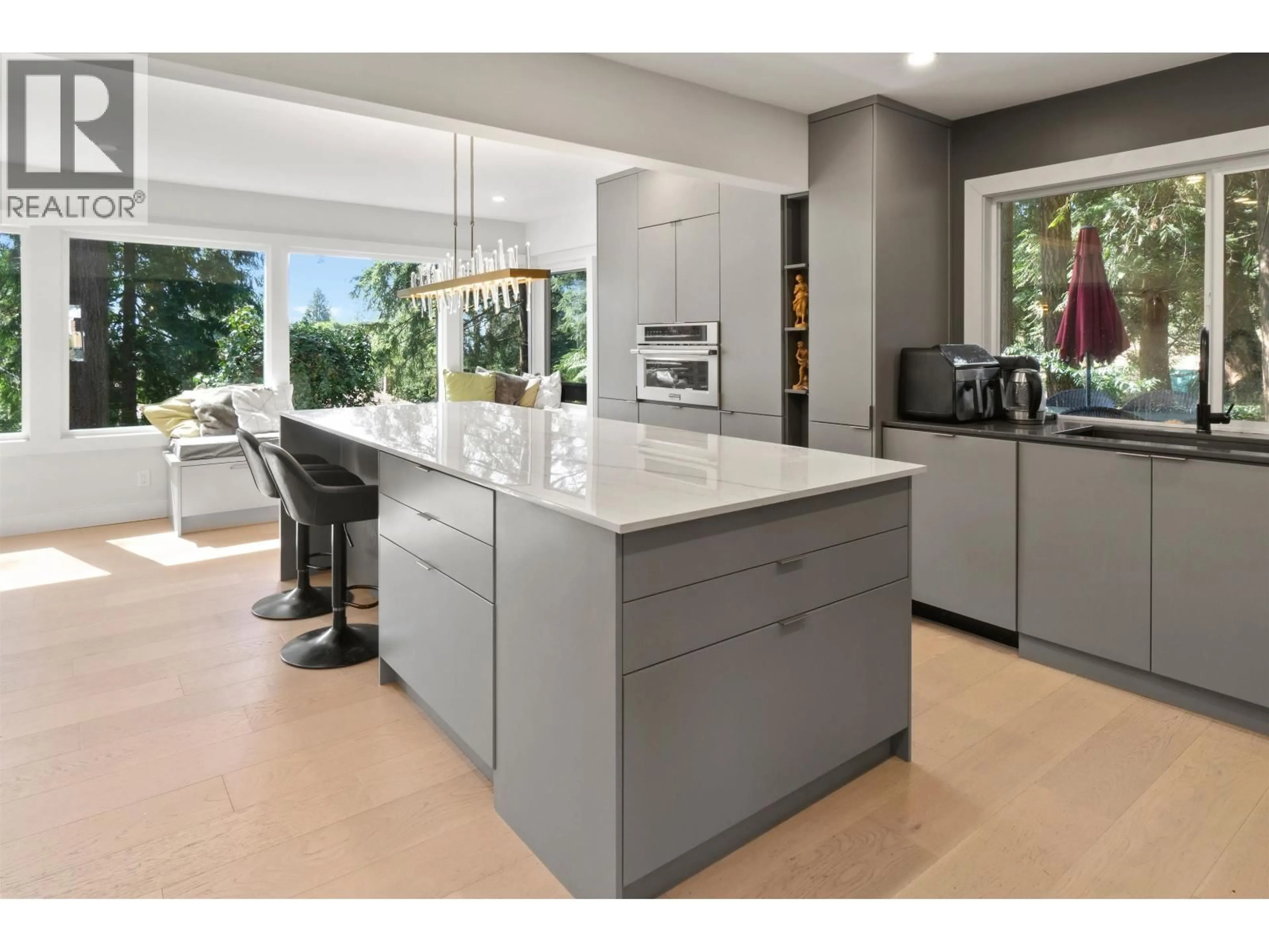 Contemporary kitchen, unknown for 615 KINGS ROAD, North Vancouver British Columbia V7N1J4