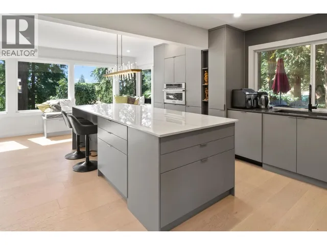 615 KINGS ROAD, North Vancouver 2
