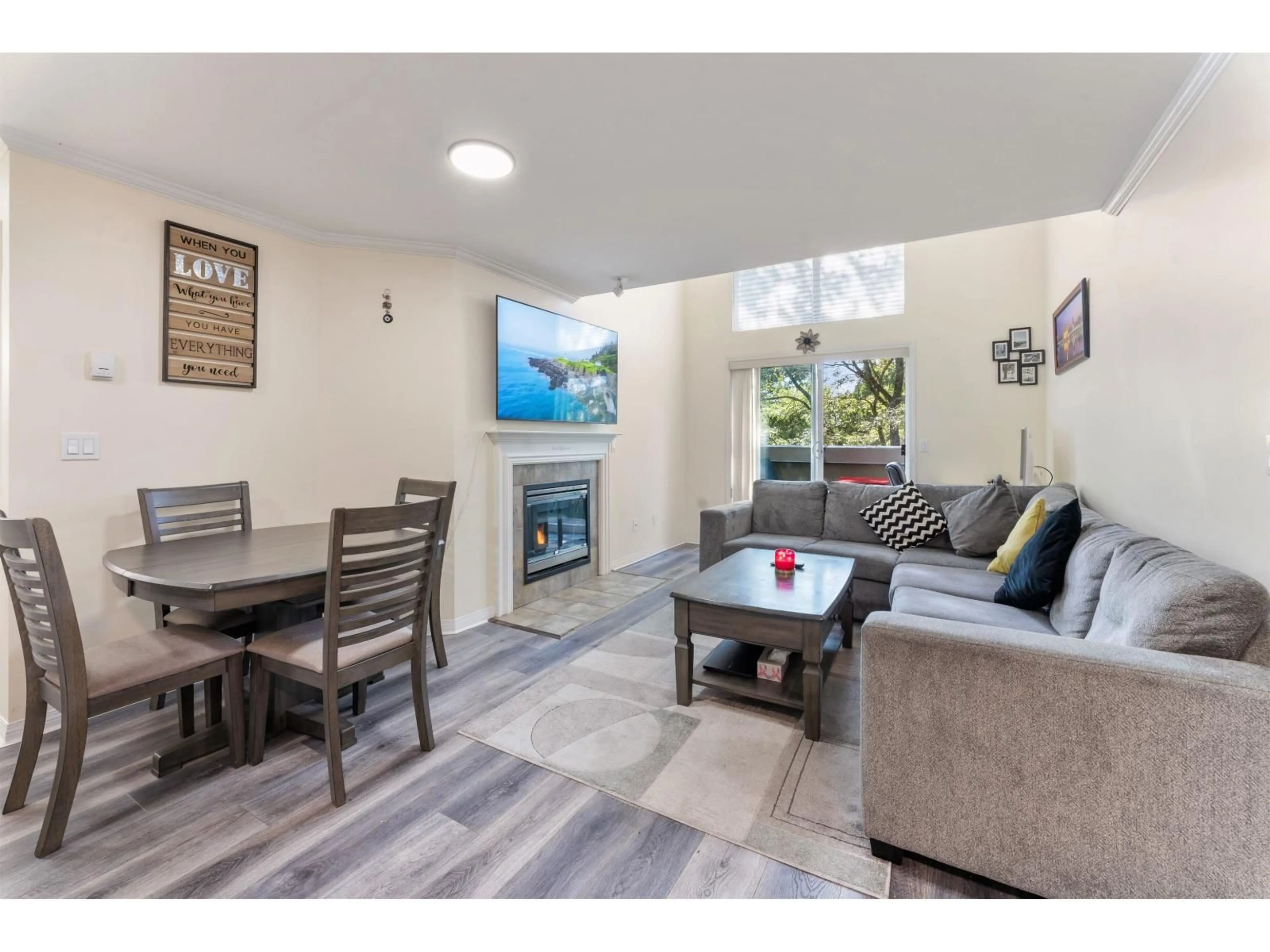 Living room with furniture, unknown for 406 - 12155 75A AVENUE, Surrey British Columbia V3W1B9