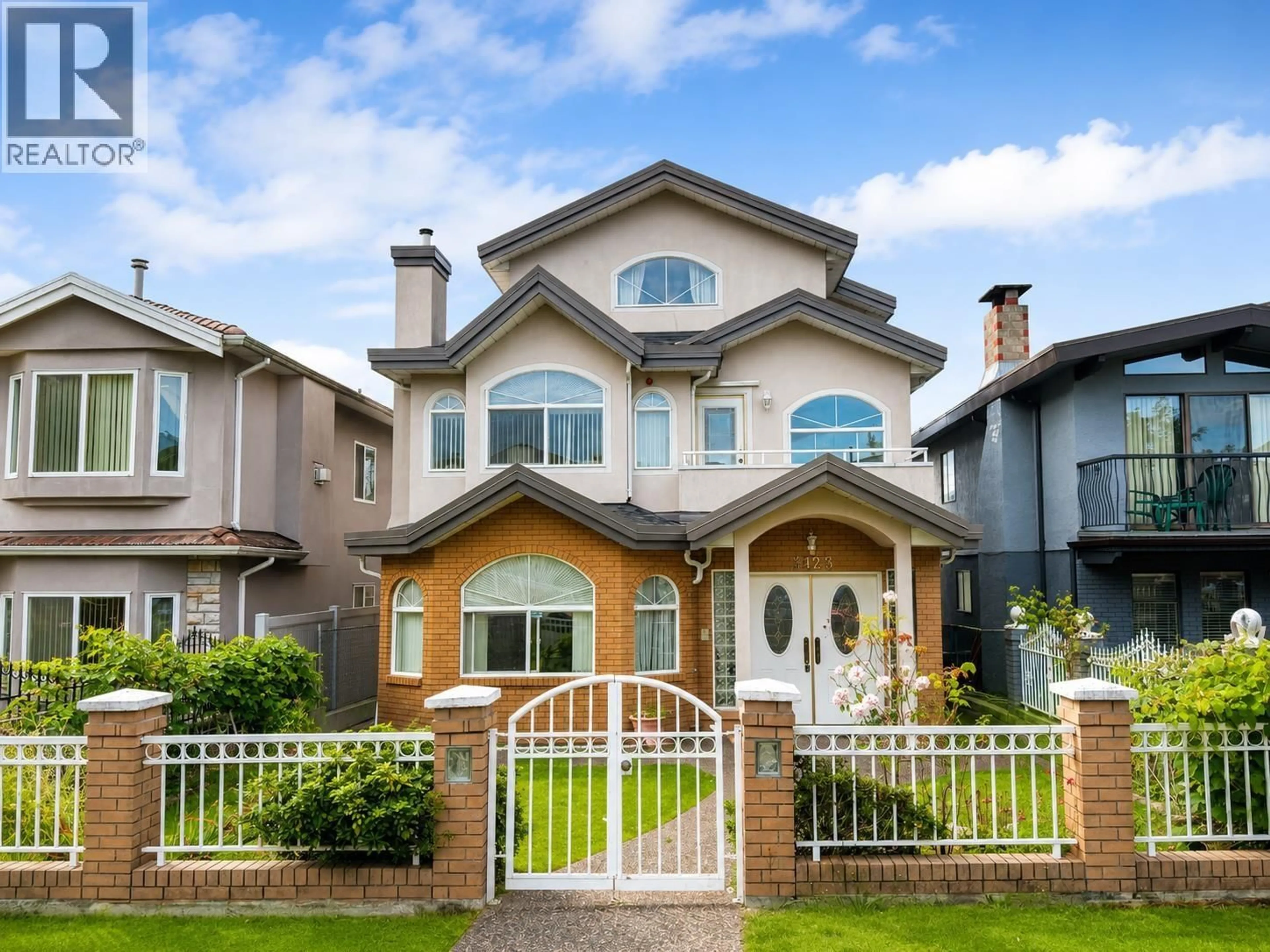 Unknown for 3423 E 24TH AVENUE, Vancouver British Columbia V5R1G5