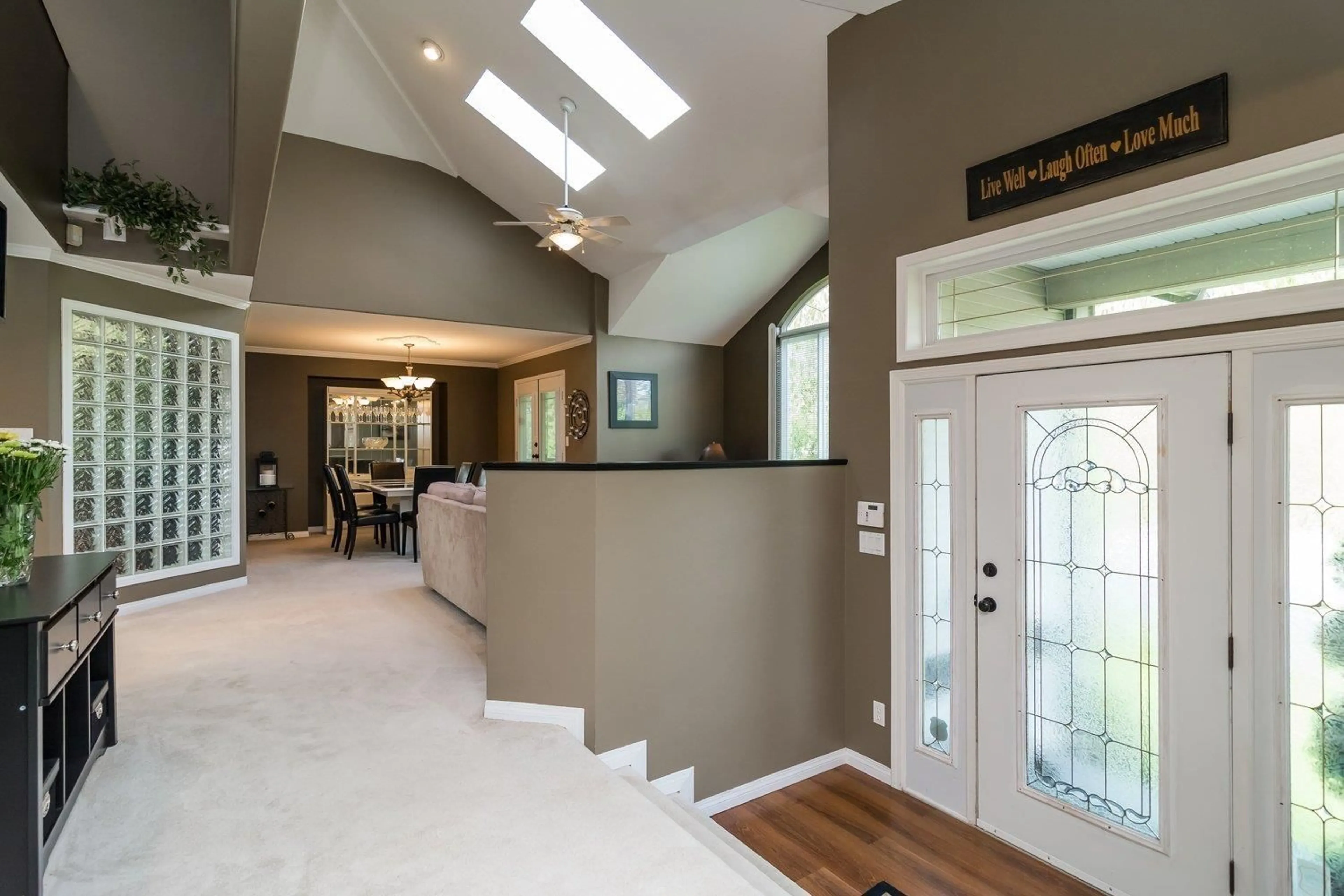 Indoor entryway for 6459 184 STREET, Surrey British Columbia V3S1G5