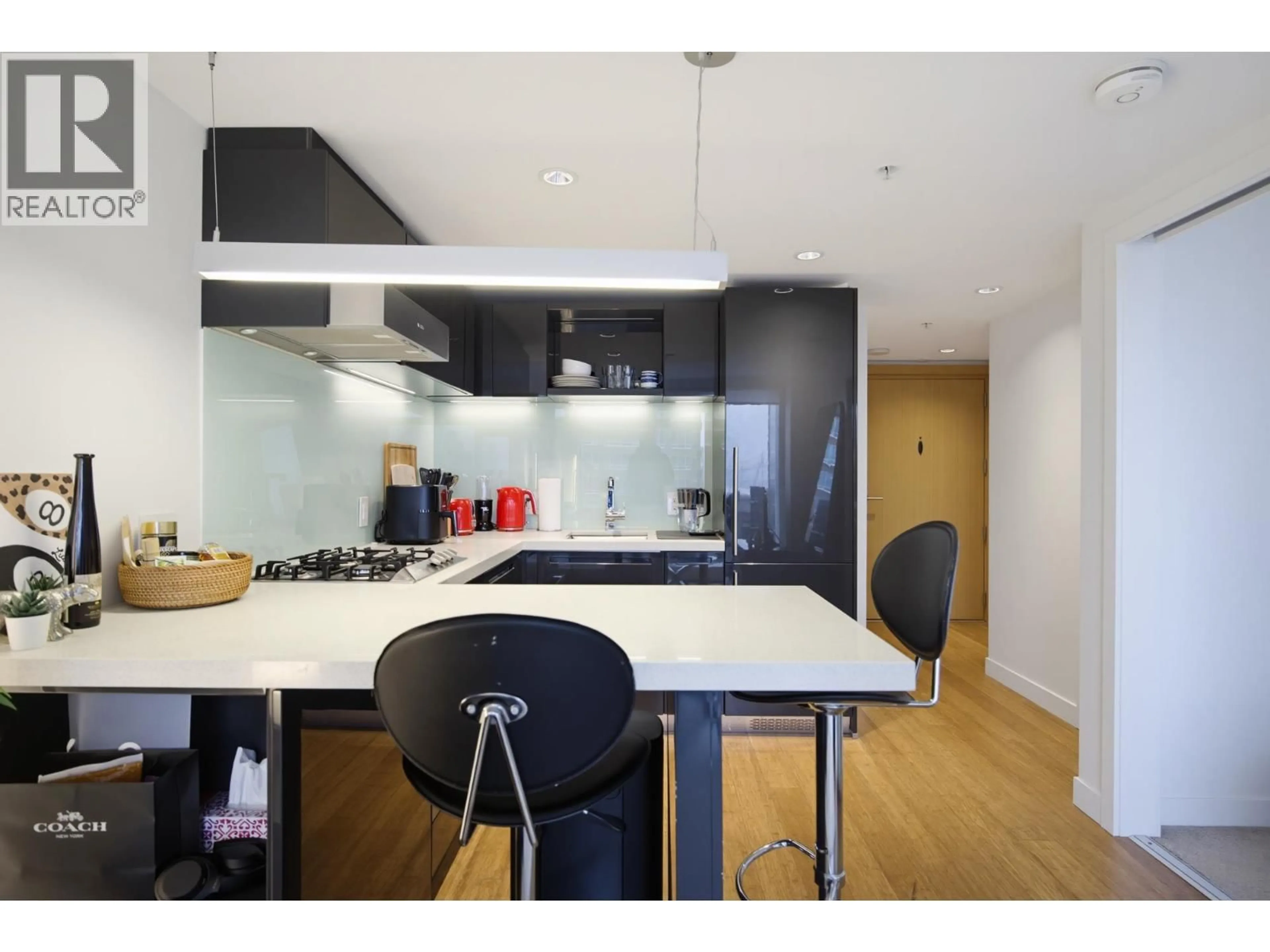 Standard kitchen, wood/laminate floor for 1711 - 777 RICHARDS STREET, West Vancouver British Columbia V6B0M6