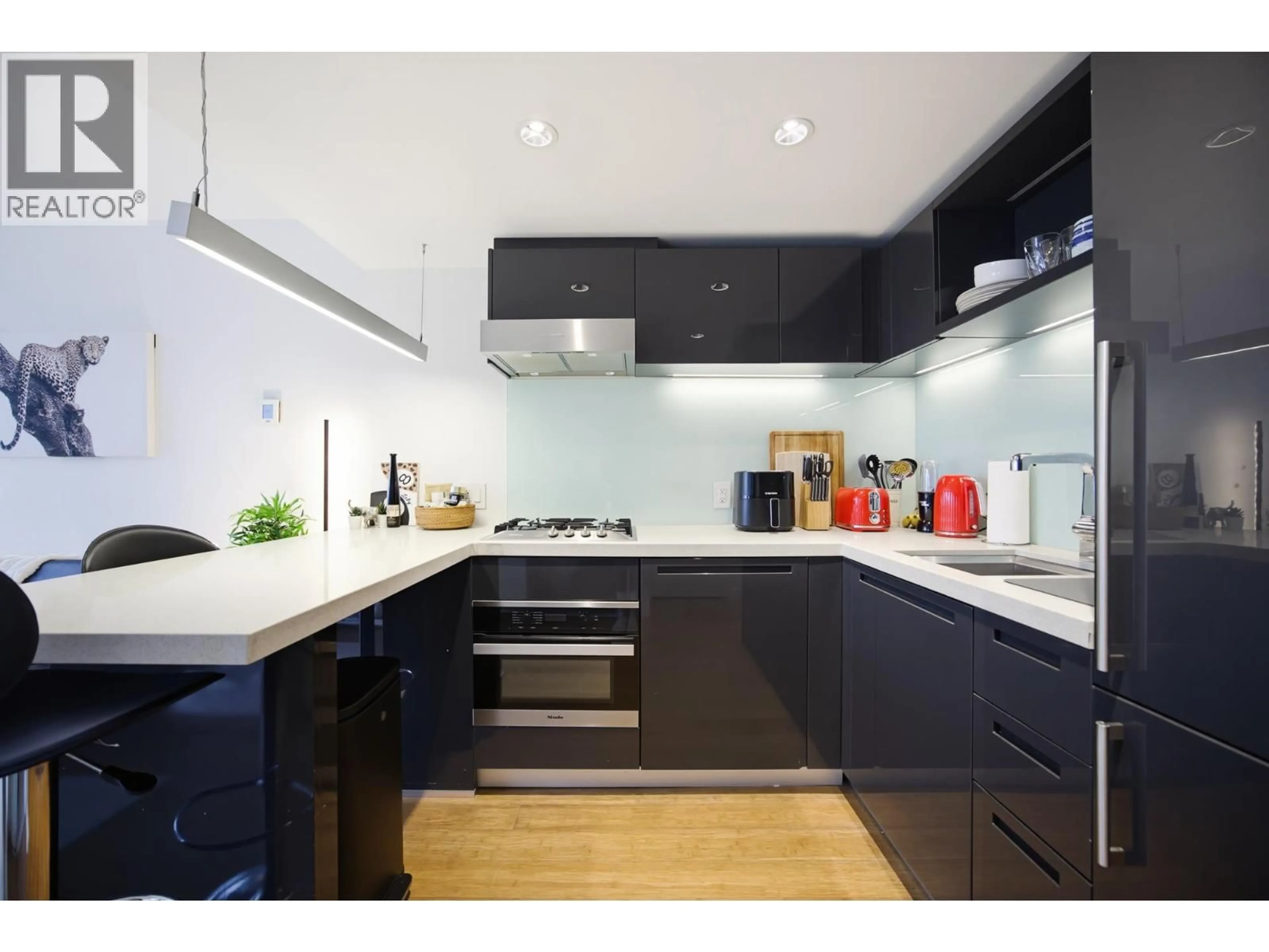 Contemporary kitchen, unknown for 1711 - 777 RICHARDS STREET, West Vancouver British Columbia V6B0M6