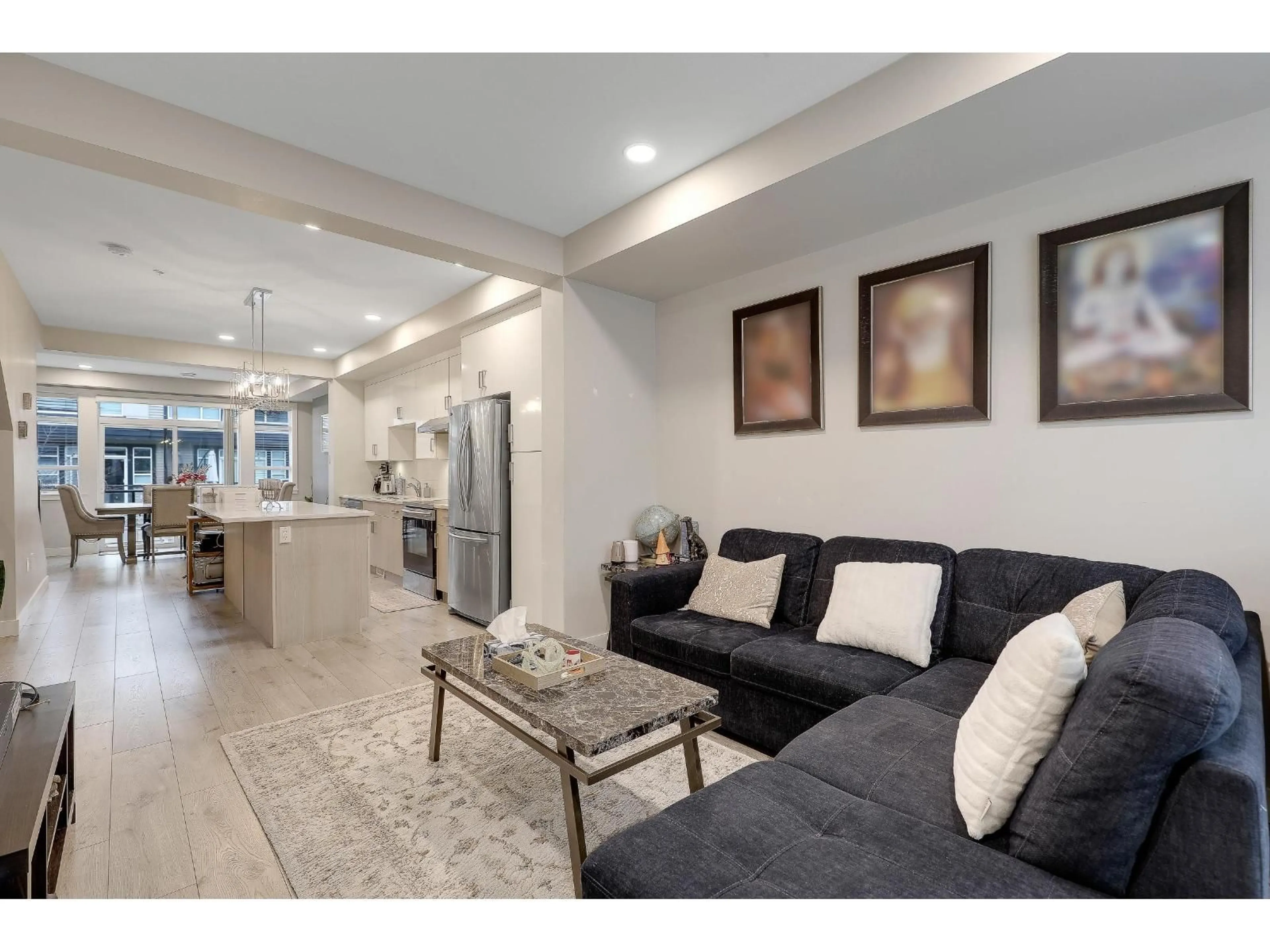 Living room with furniture, ceramic/tile floor for 93 - 8413 MIDTOWN WAY, Chilliwack British Columbia V2P0G7