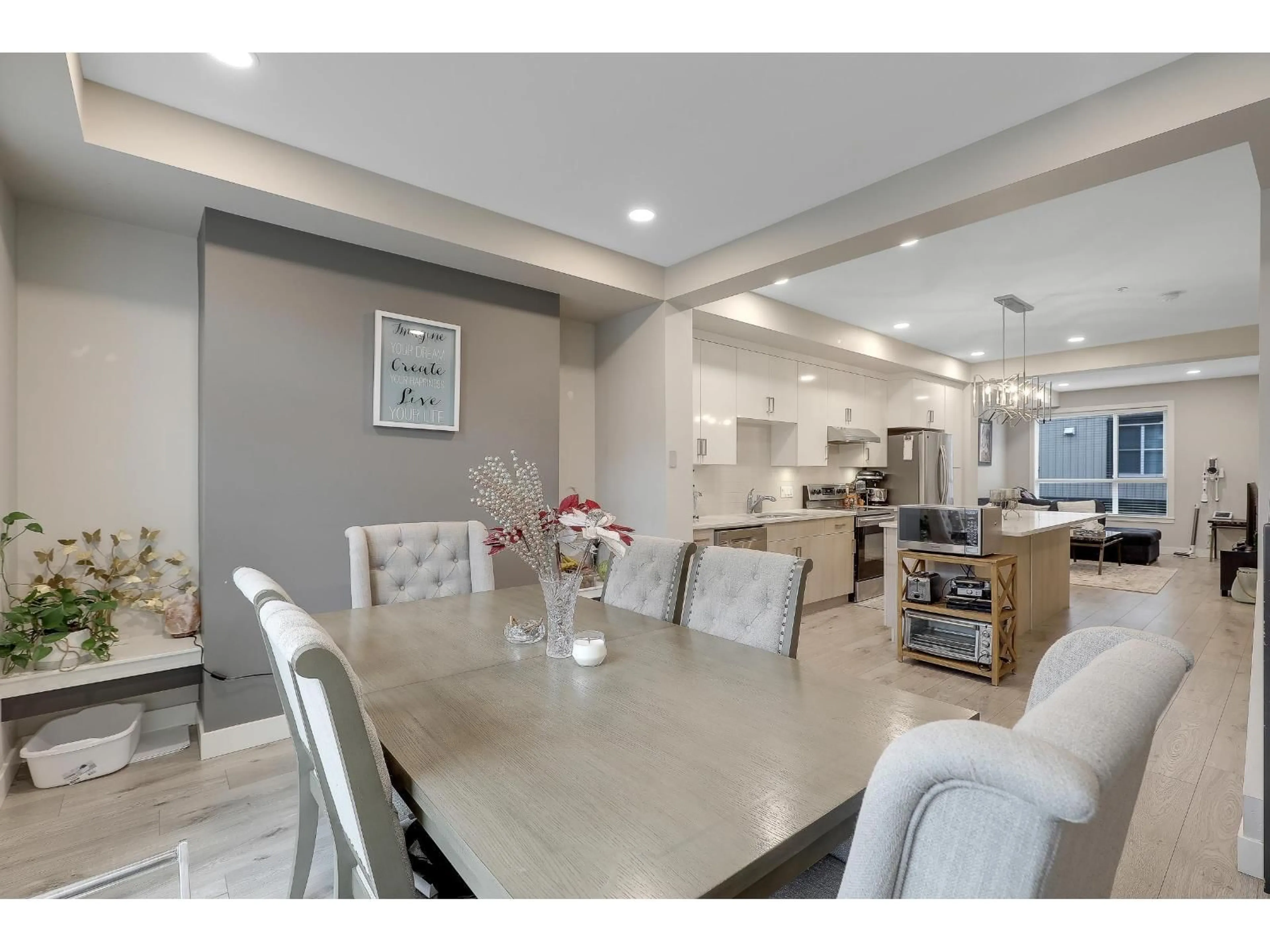 Open concept kitchen, ceramic/tile floor for 93 - 8413 MIDTOWN WAY, Chilliwack British Columbia V2P0G7