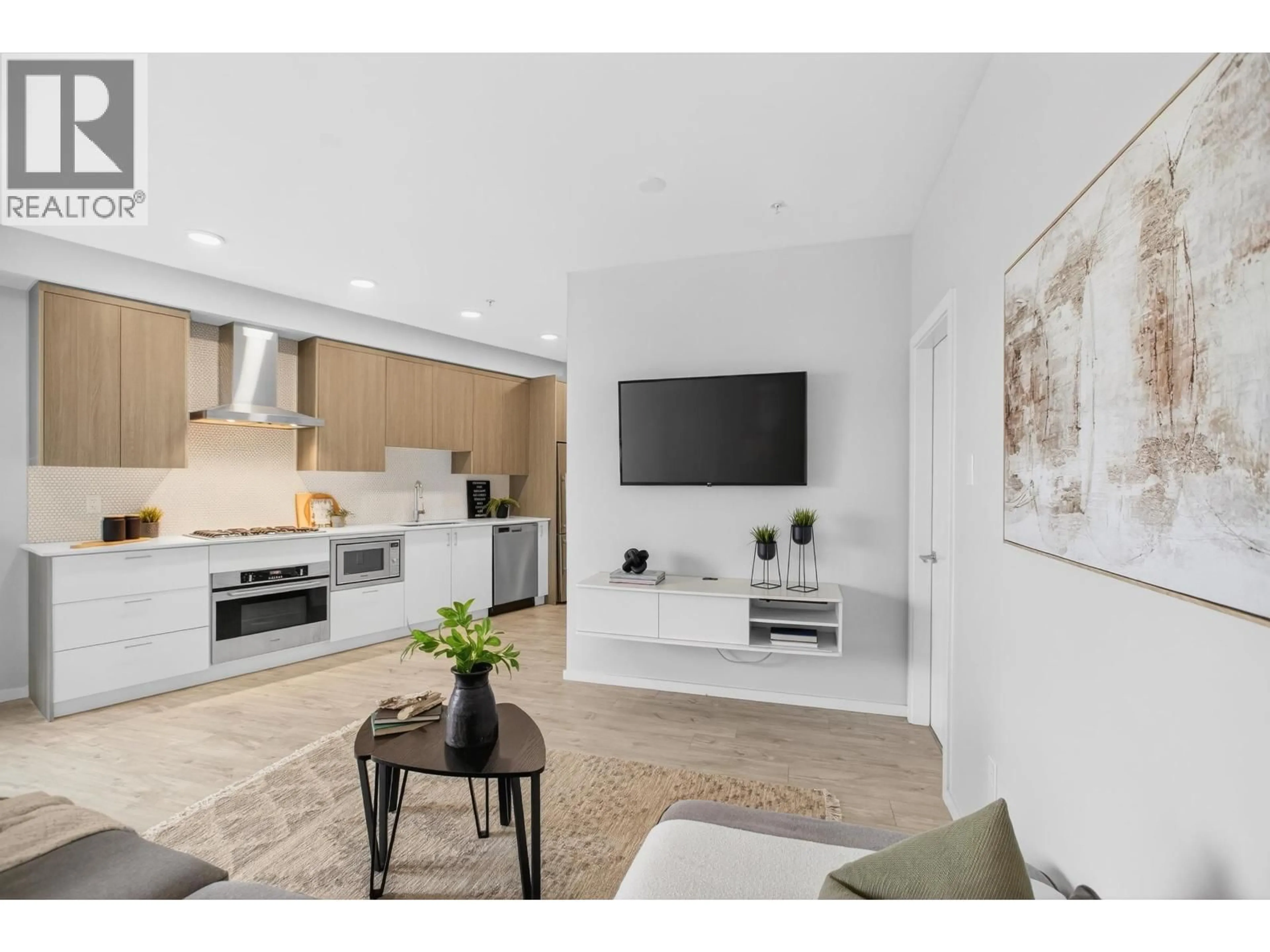 Open concept kitchen, unknown for 215 - 6283 KINGSWAY AVENUE, Burnaby British Columbia V5J0H3